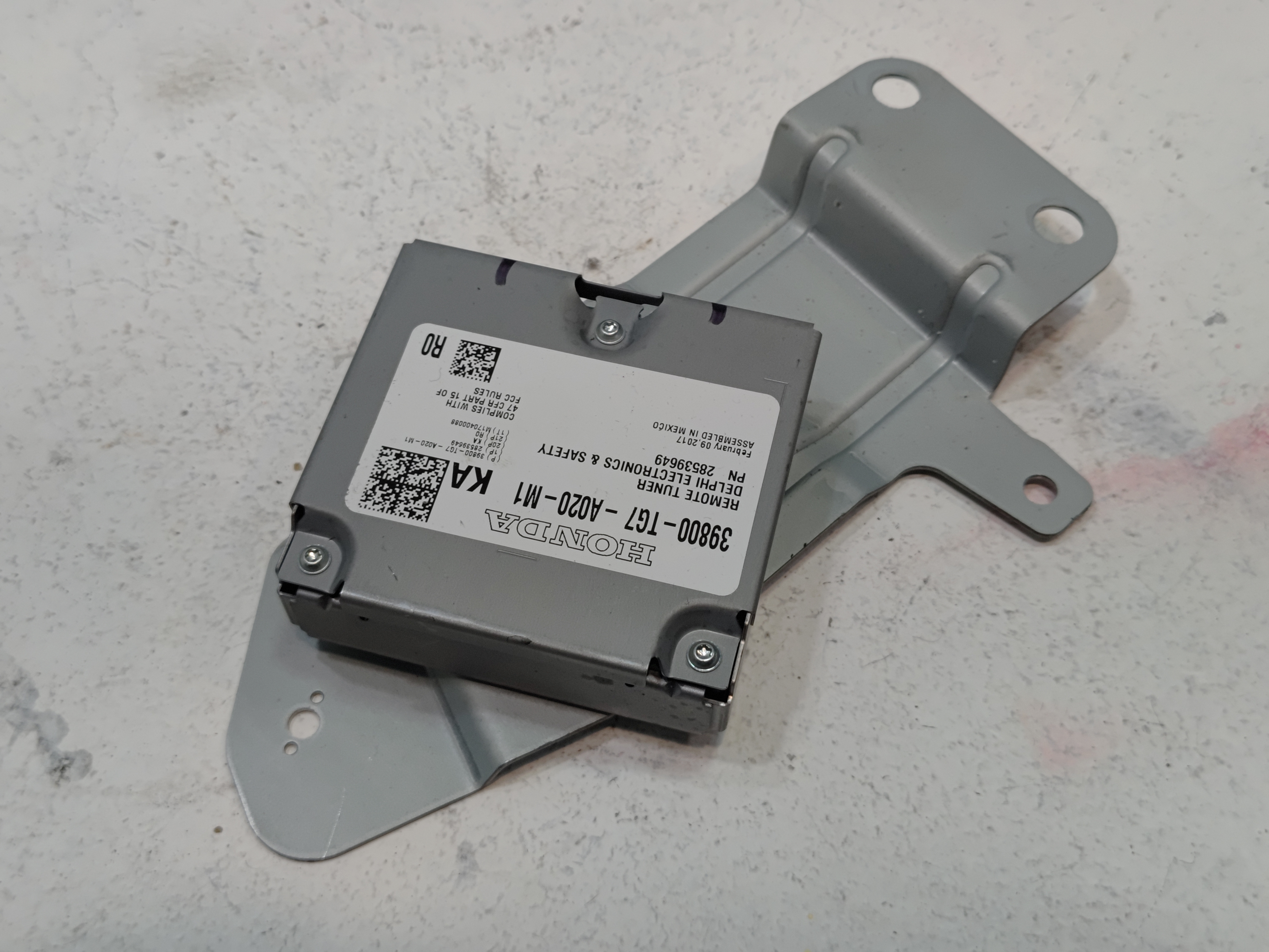 2016-2018 Honda Pilot Satellite Tuner Remote Computer Control Module Unit OEM