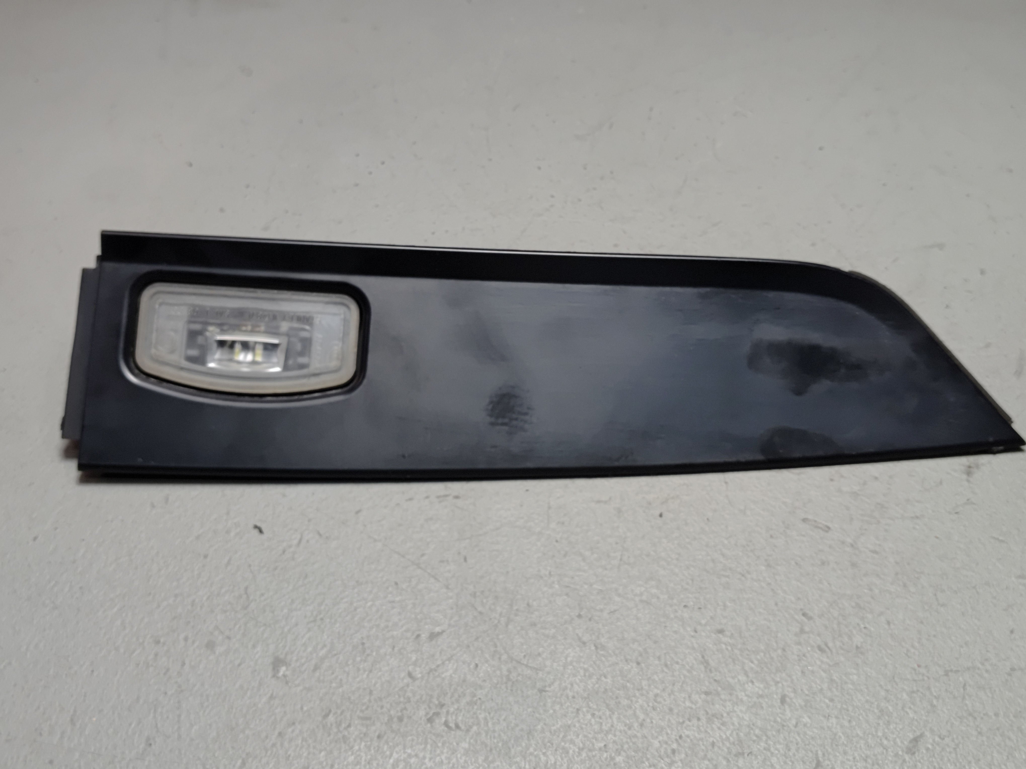 HONDA PILOT REAR DRIVER SIDE LICENSE LIGHT LAMP MOLDING COVER TRIM OEM 2016-2022