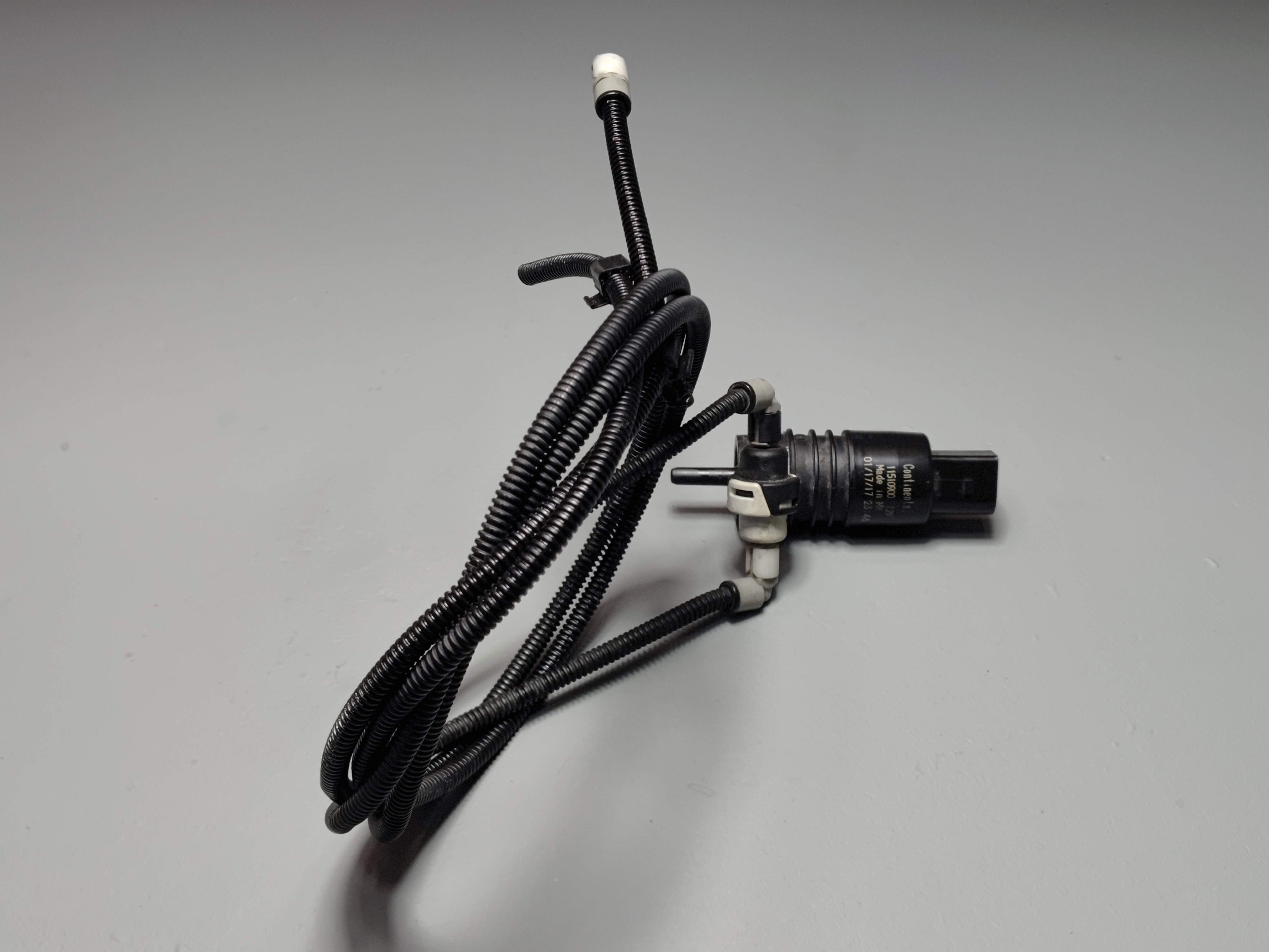 2016-2021 HONDA PILOT WINDSHIELD WIPER WASHER RESERVOIR PUMP W/ HOSE TUBE OEM