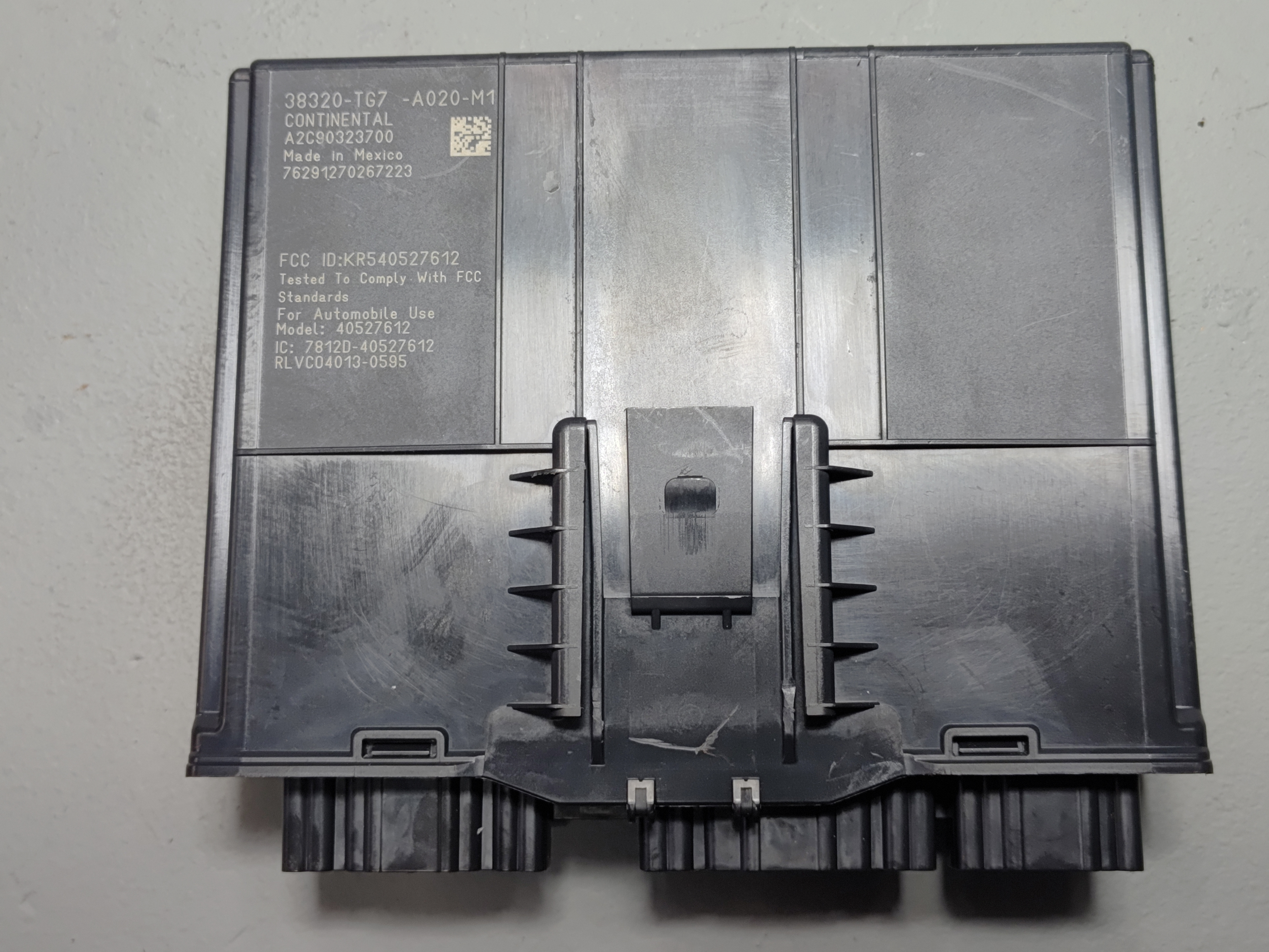 2016-2018 HONDA PILOT EX-L SMART POWER KEYLESS ACCESS / TPMS CONTROL MODULE OEM