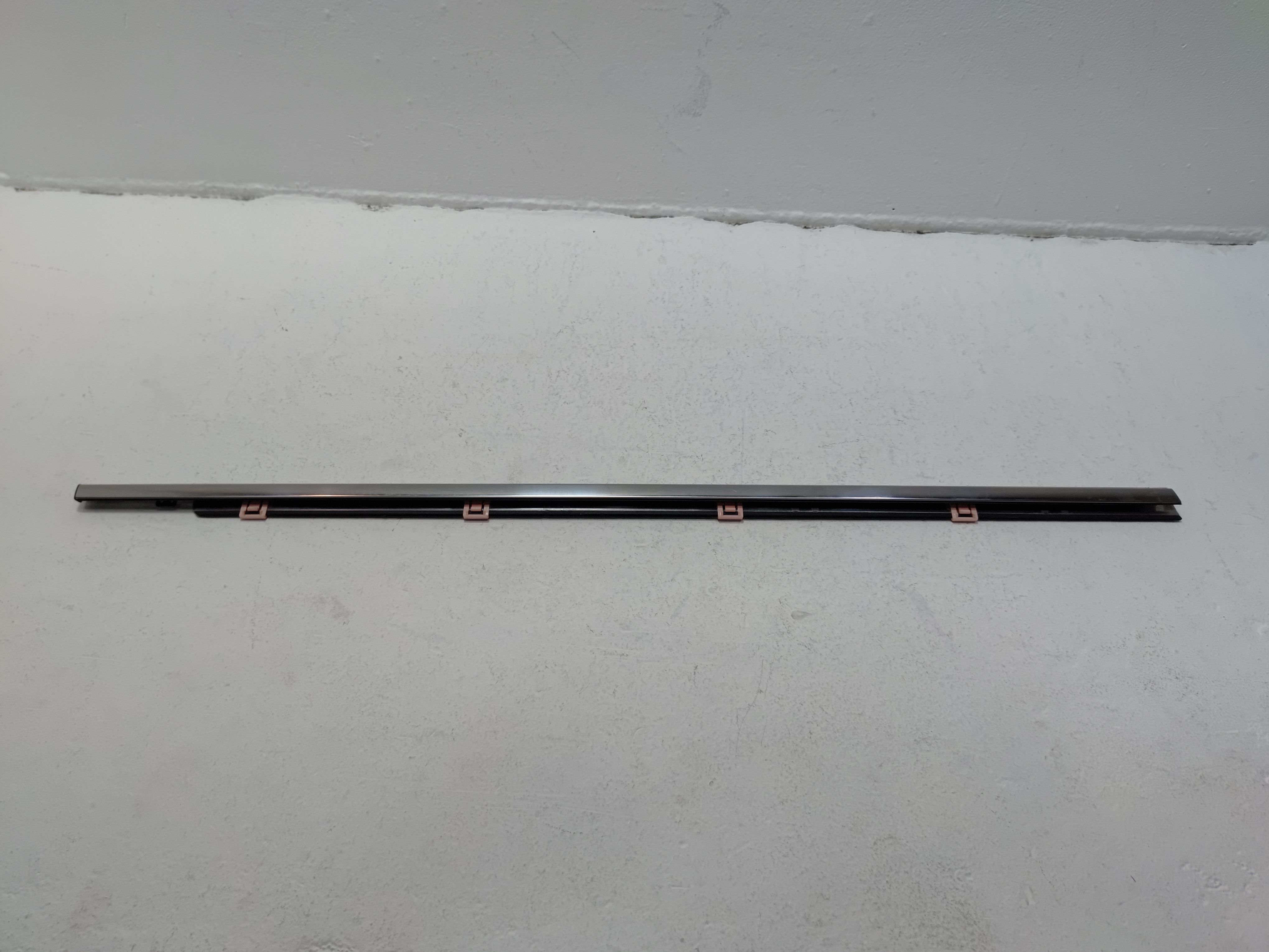 16-22 HONDA PILOT FRONT RIGHT PASSENGER SIDE DOOR WINDOW BELT MOLDING CHROM OEM