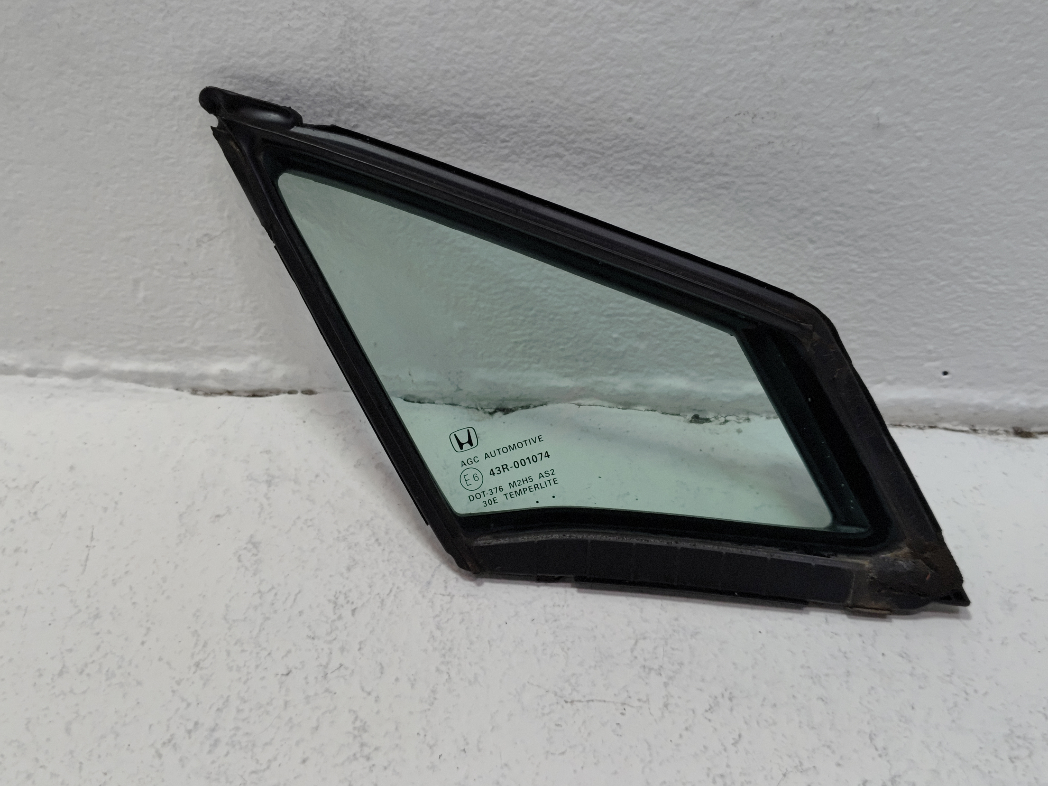 16-22 HONDA PILOT FRONT PASSENGER SIDE DOOR FIXED VENT QUARTER WINDOW GLASS OEM