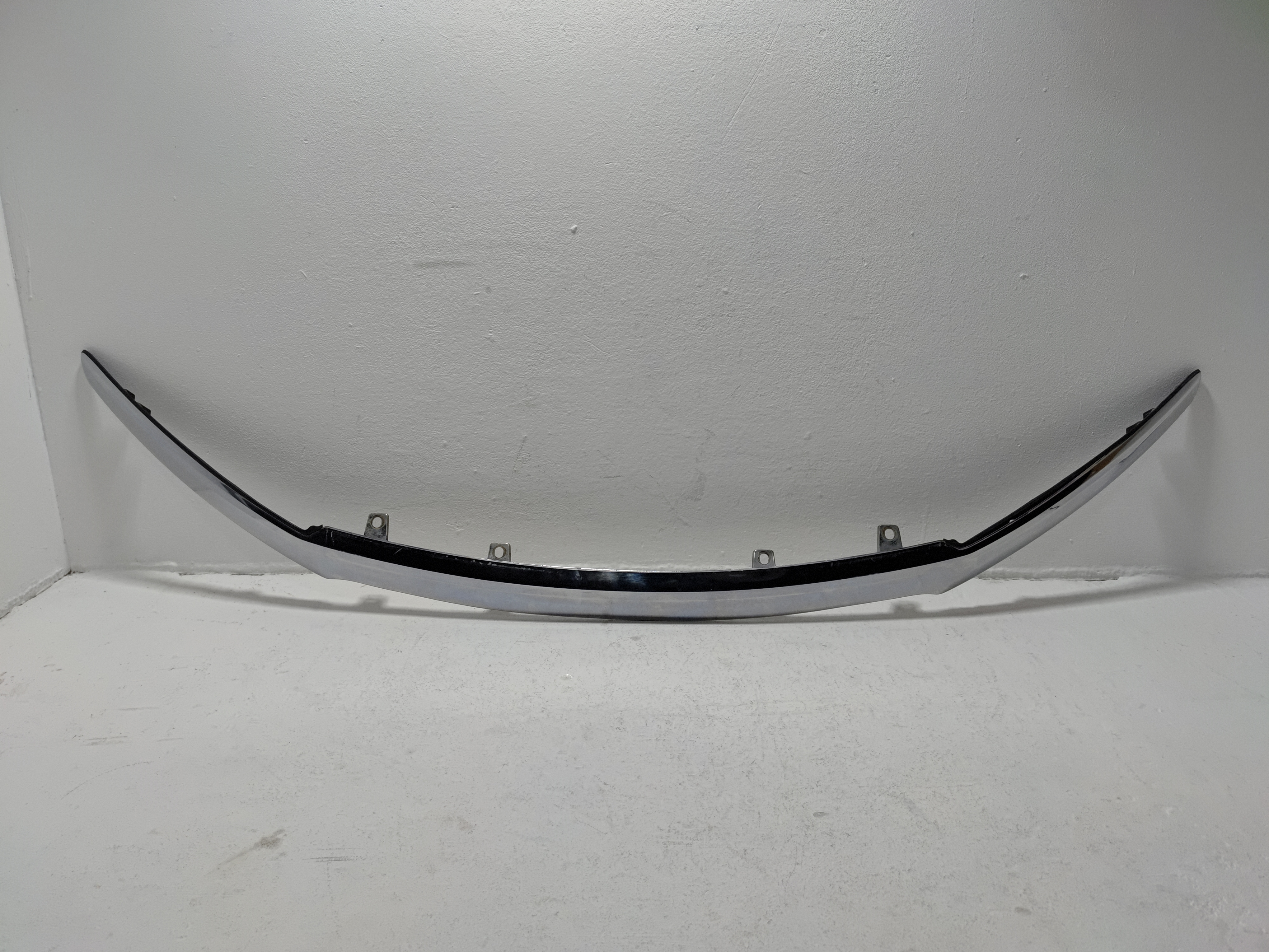 2016-2018 HONDA PILOT FRONT UPPER GRILLE MOLDING TRIM GARNISH OEM