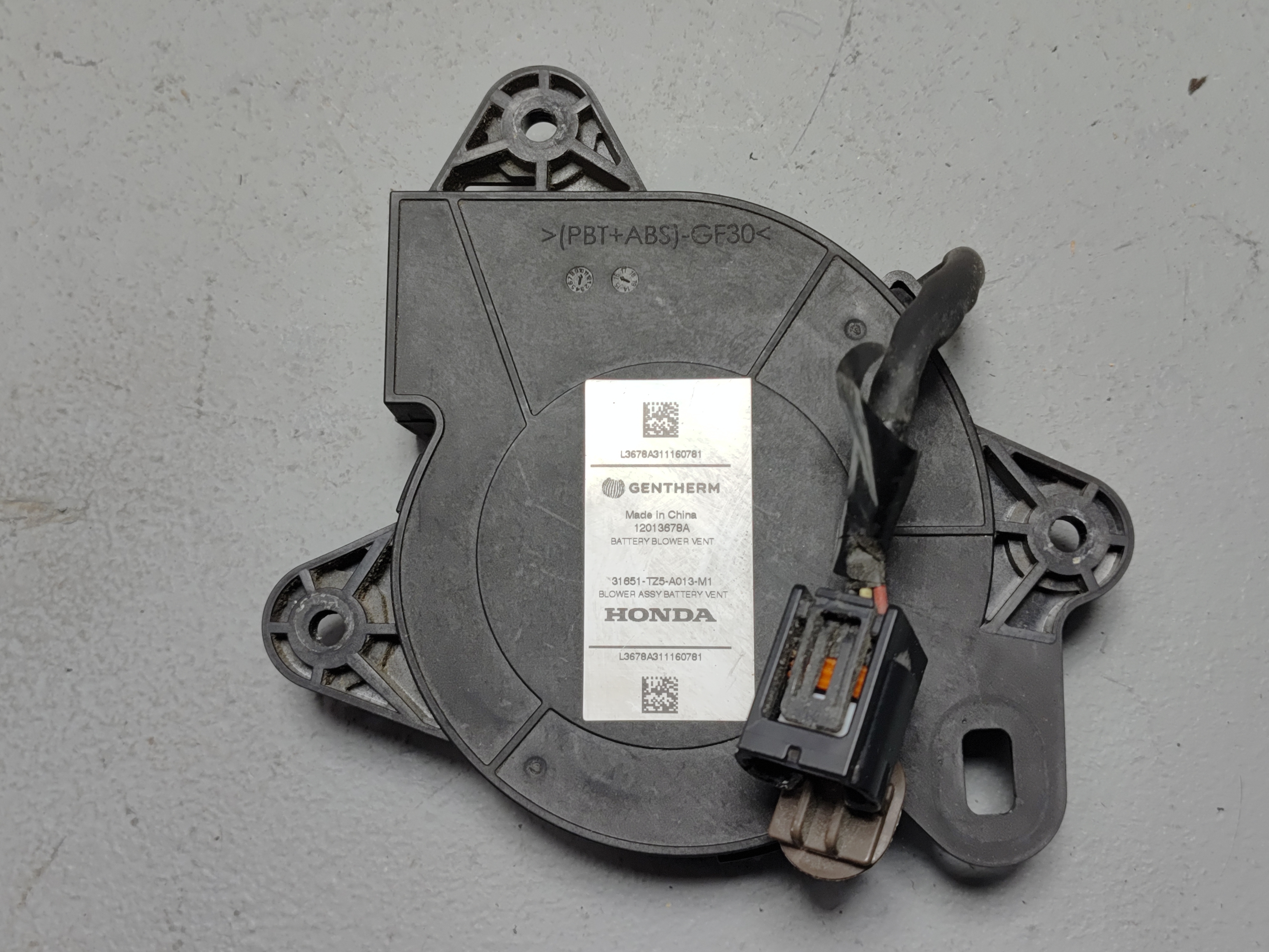 2016-2022 HONDA PILOT BATTERY HOUSING TRAY VENT BLOWER MOTOR OEM