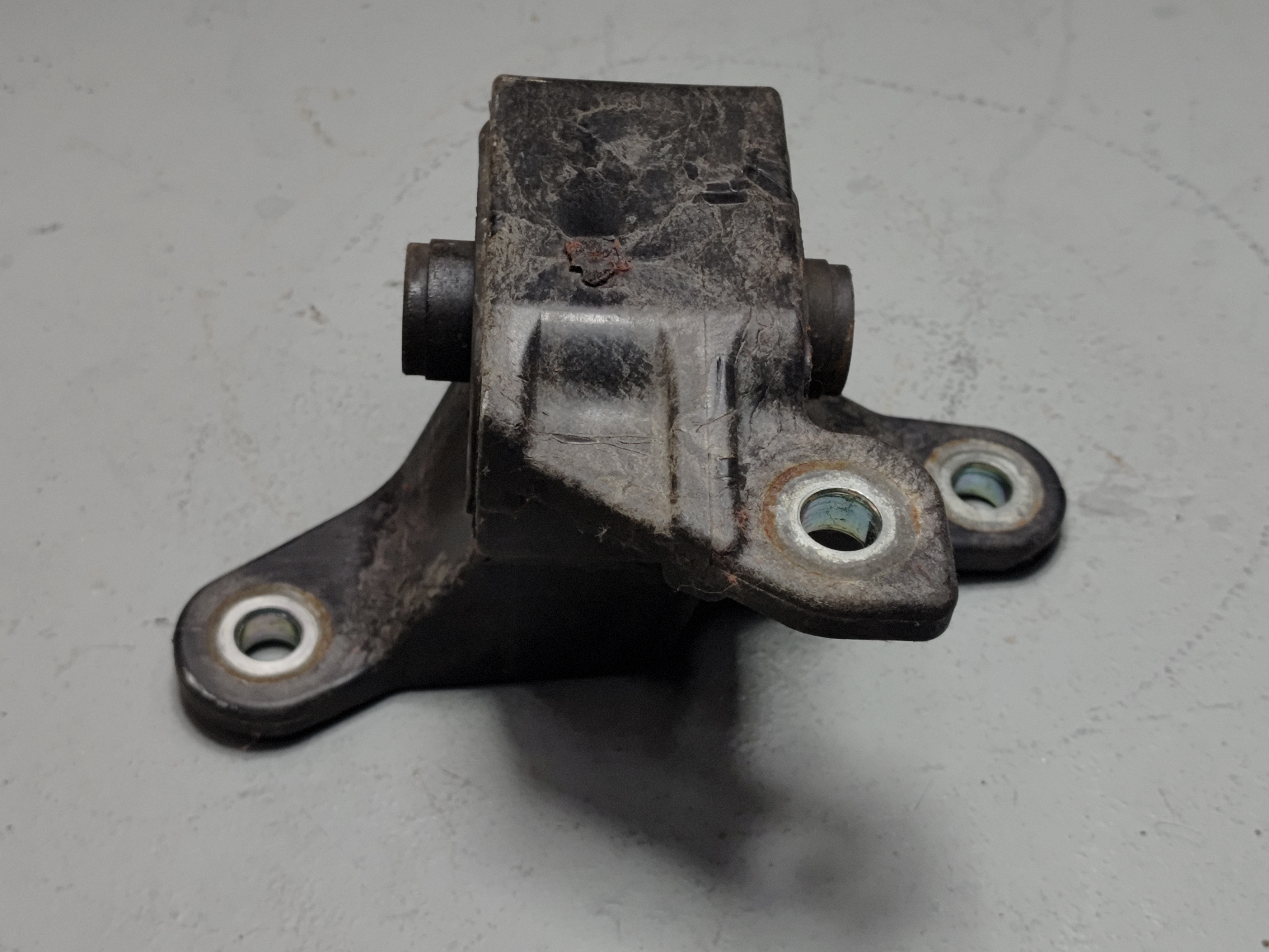 2016-2020 HONDA PILOT 3.5L 6-SPEED AUTOMATIC TRANSMISSION LEFT MOUNT BRACKET OEM