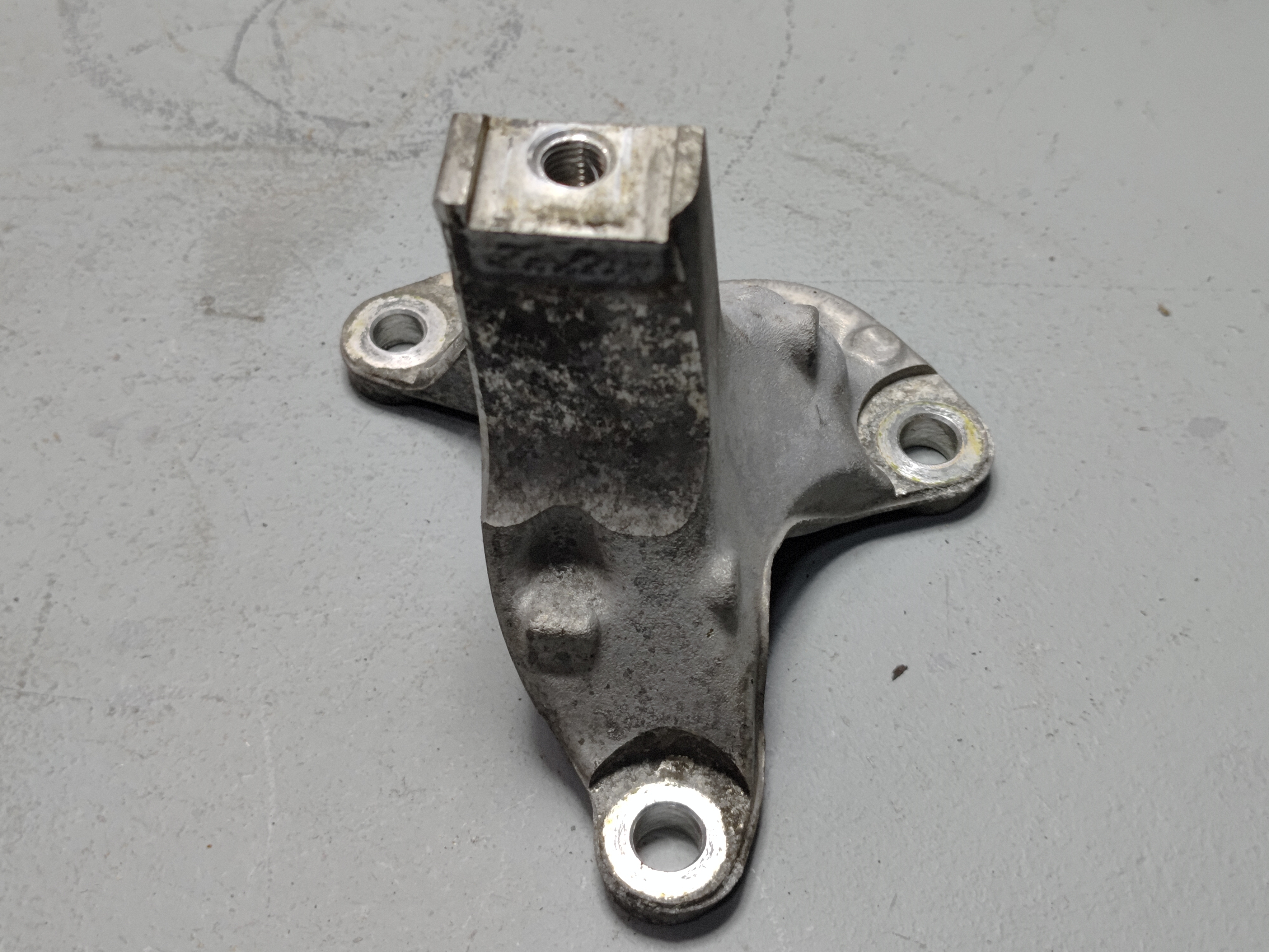 OEM HONDA PILOT 3.5L 2016 - 2022 ENGINE MOTOR FRONT MOUNT BRACKET SUPPORT