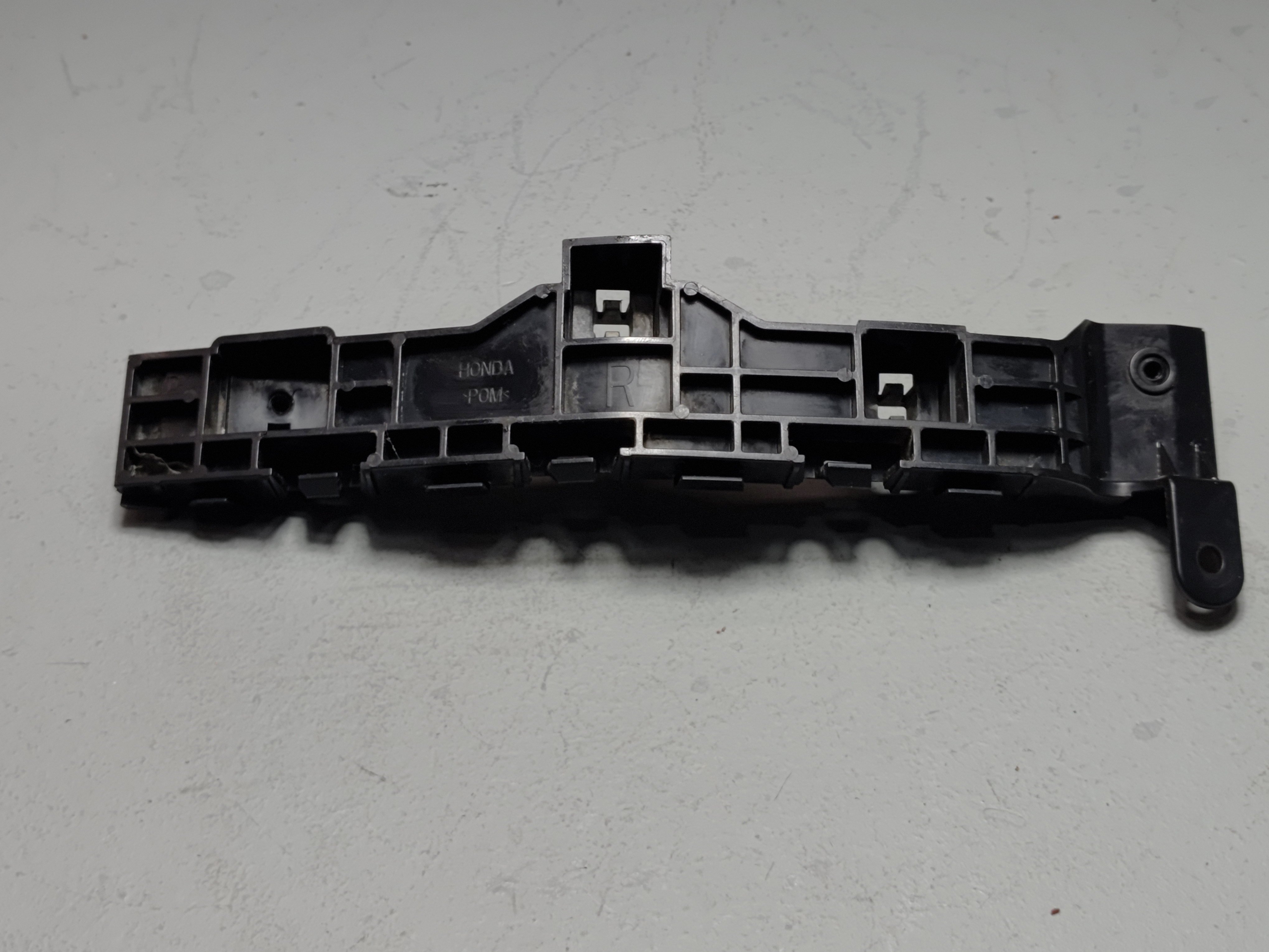 2019-2021 Honda Passport Front Bumper Right Passenger Side Bracket Retainer OEM