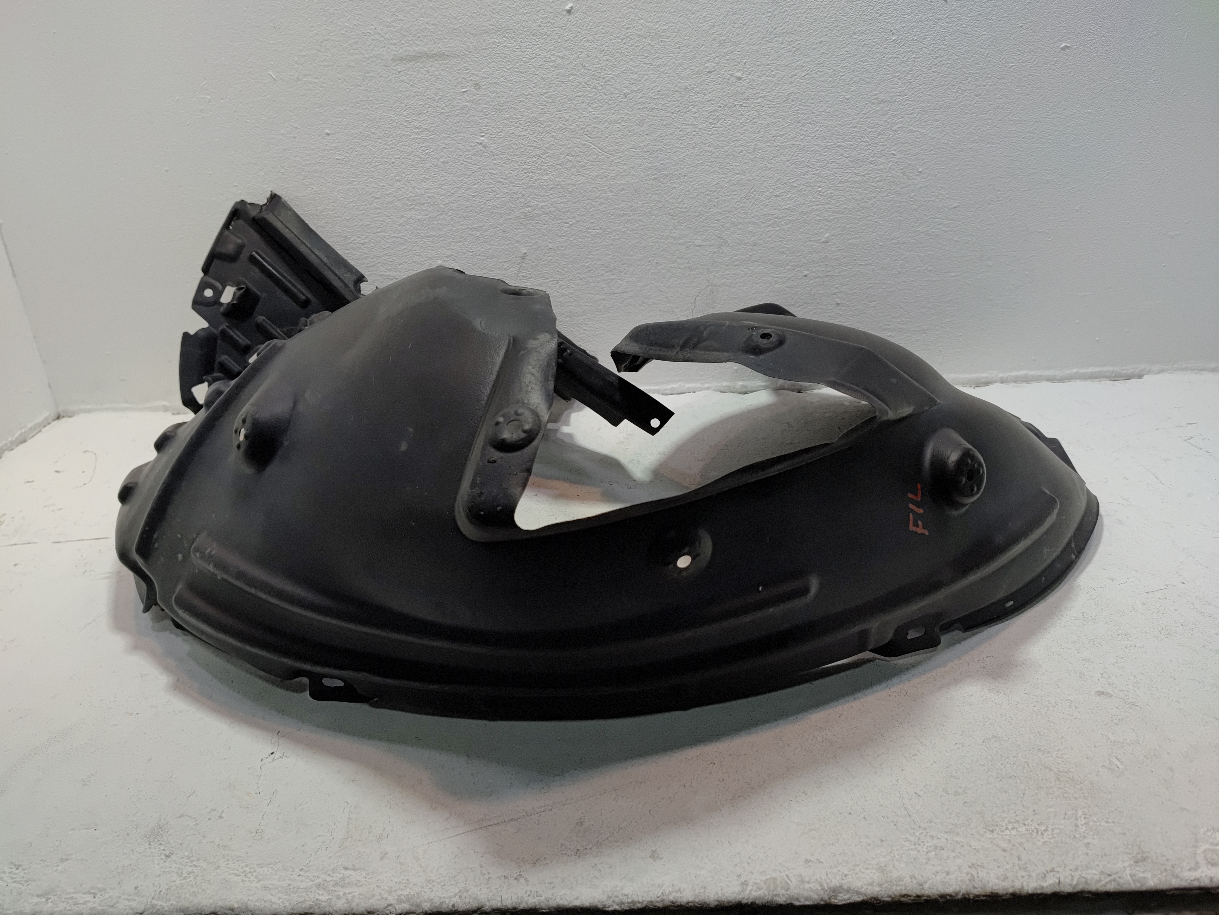 16-18 HONDA PILOT FRONT DRIVER SIDE QUARTER WHEEL HOUSE LINER SPLASH SHIELD OEM