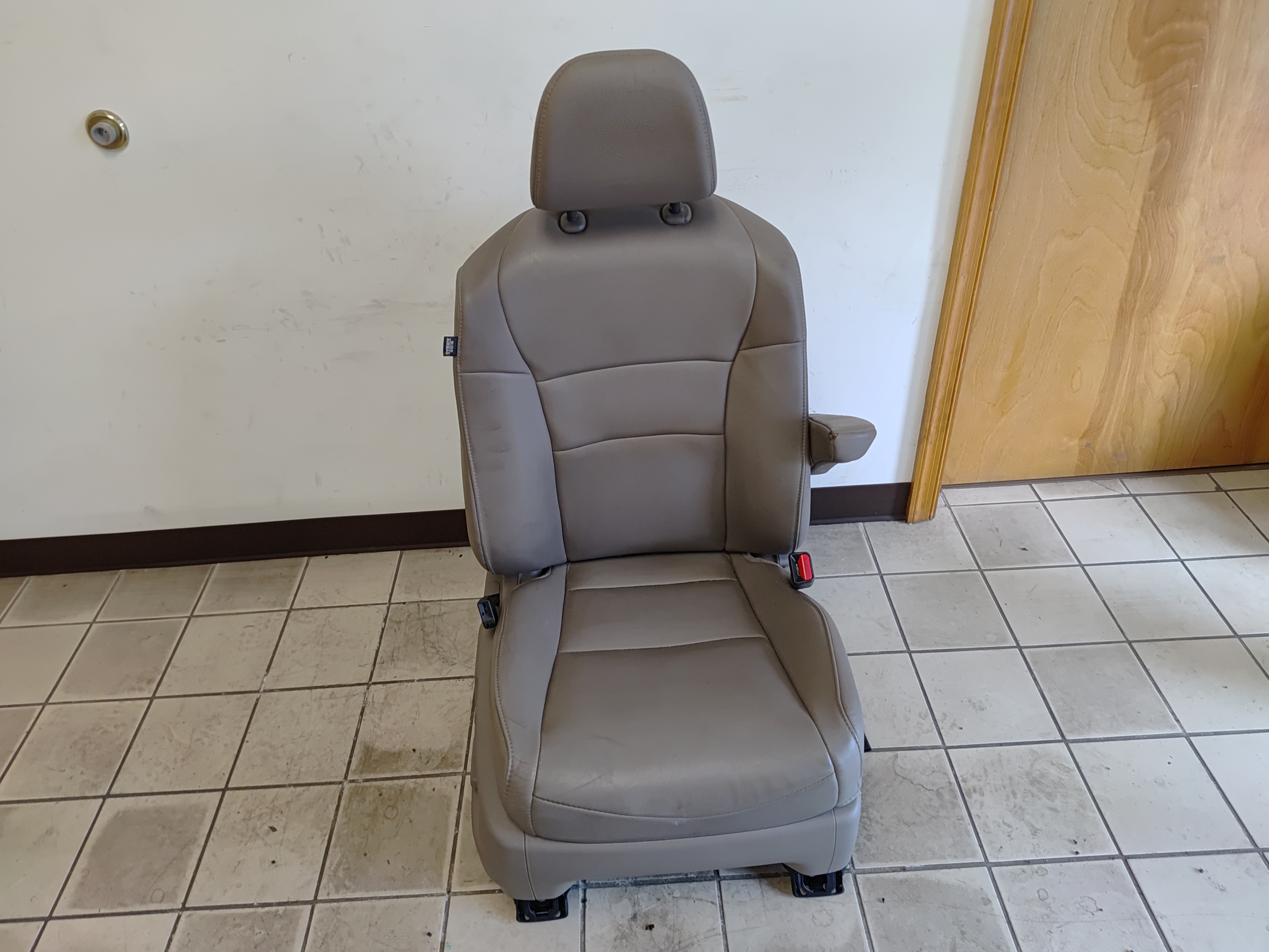 2016-2018 Honda Pilot EX-L Front Right Passenger Side Complete Seat OEM Beige