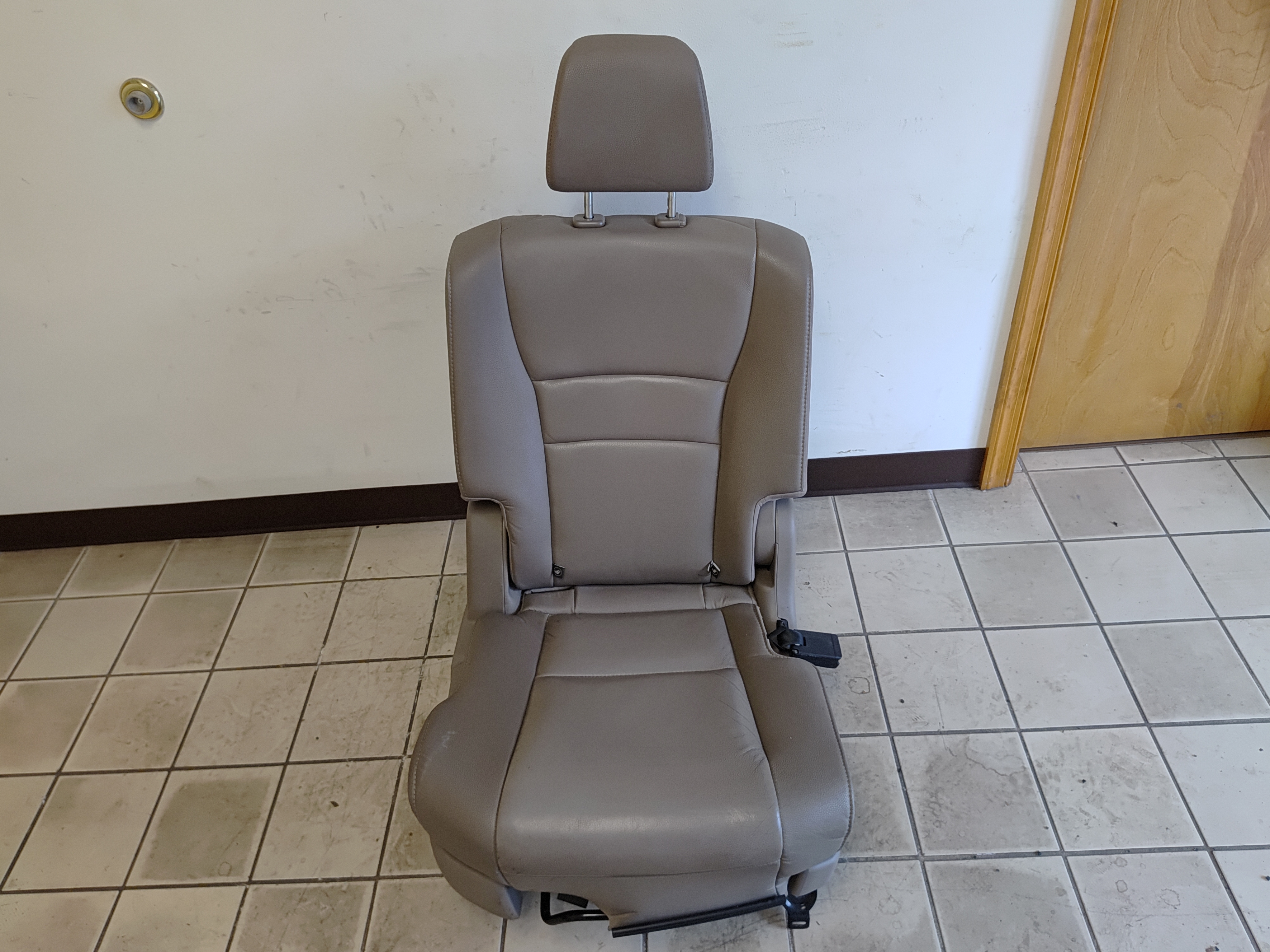 2016-2022 HONDA PILOT REAR 2ND ROW RIGHT PASSENGER SIDE SEAT COMPLETE OEM