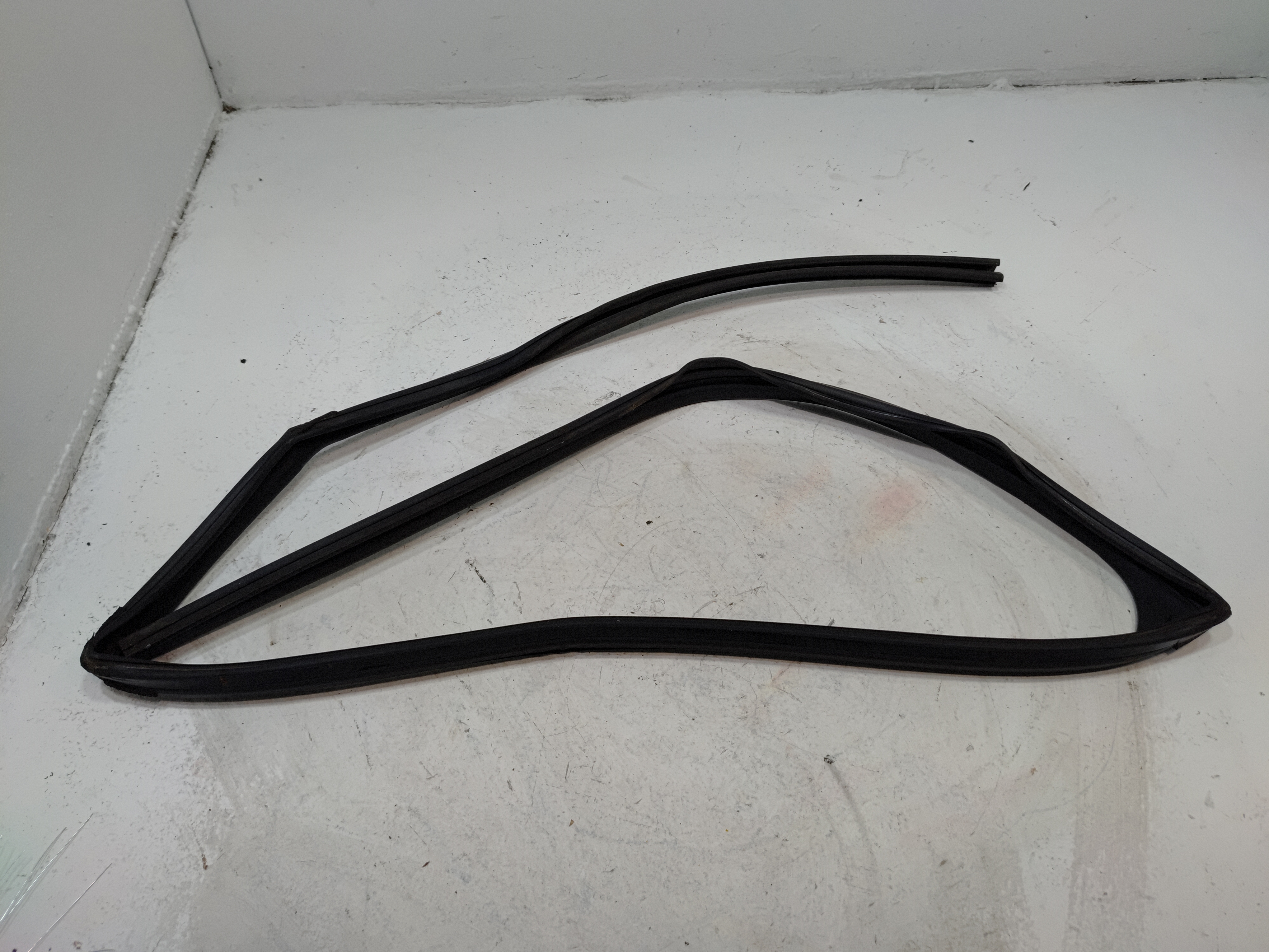 2014-2020 Acura MDX Rear Left Driver Side Door Window Glass Run Channel Seal OEM