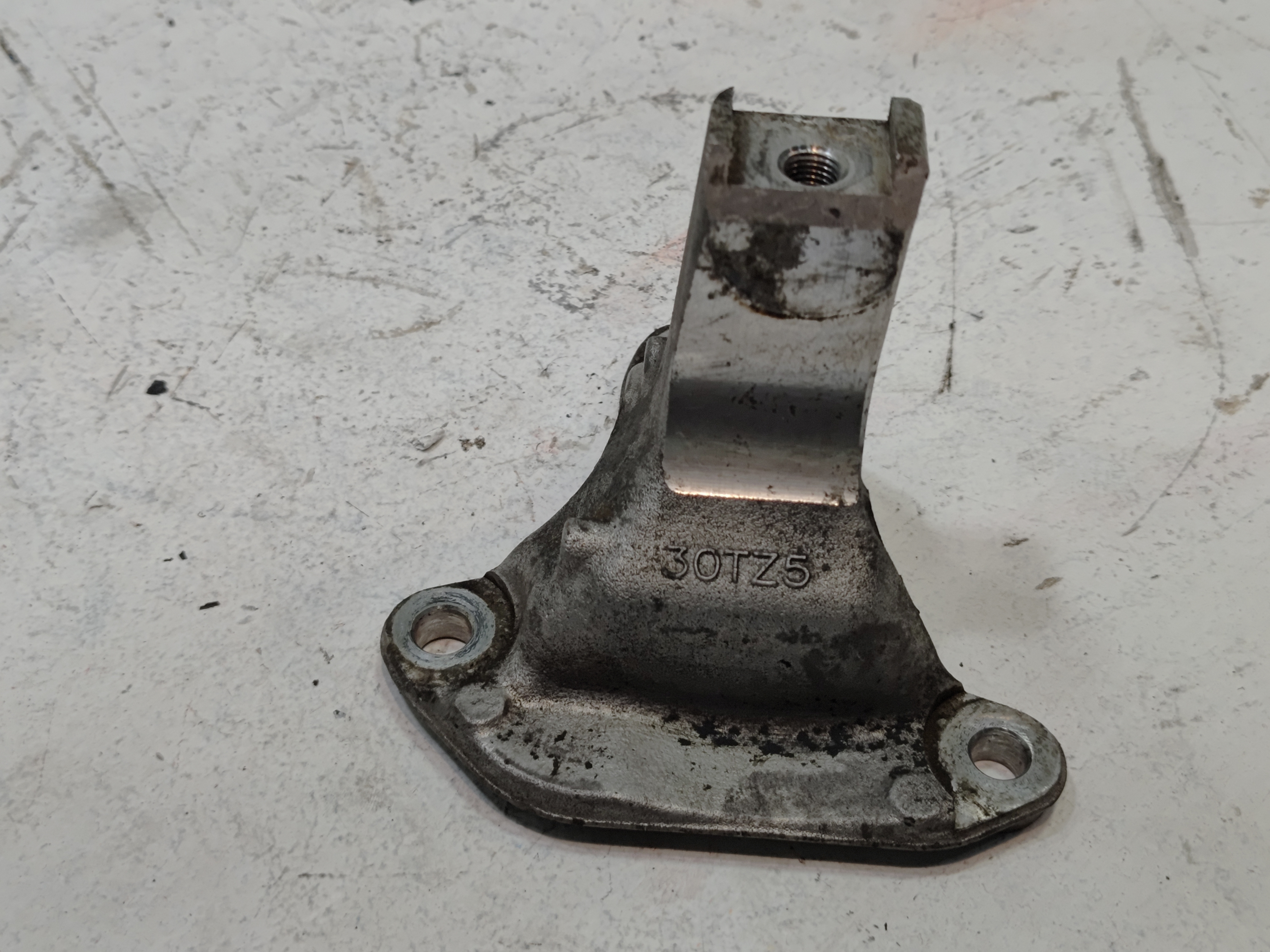 2014 - 2020 ACURA MDX FRONT ENGINE MOUNT BRACKET SUPPORT OEM