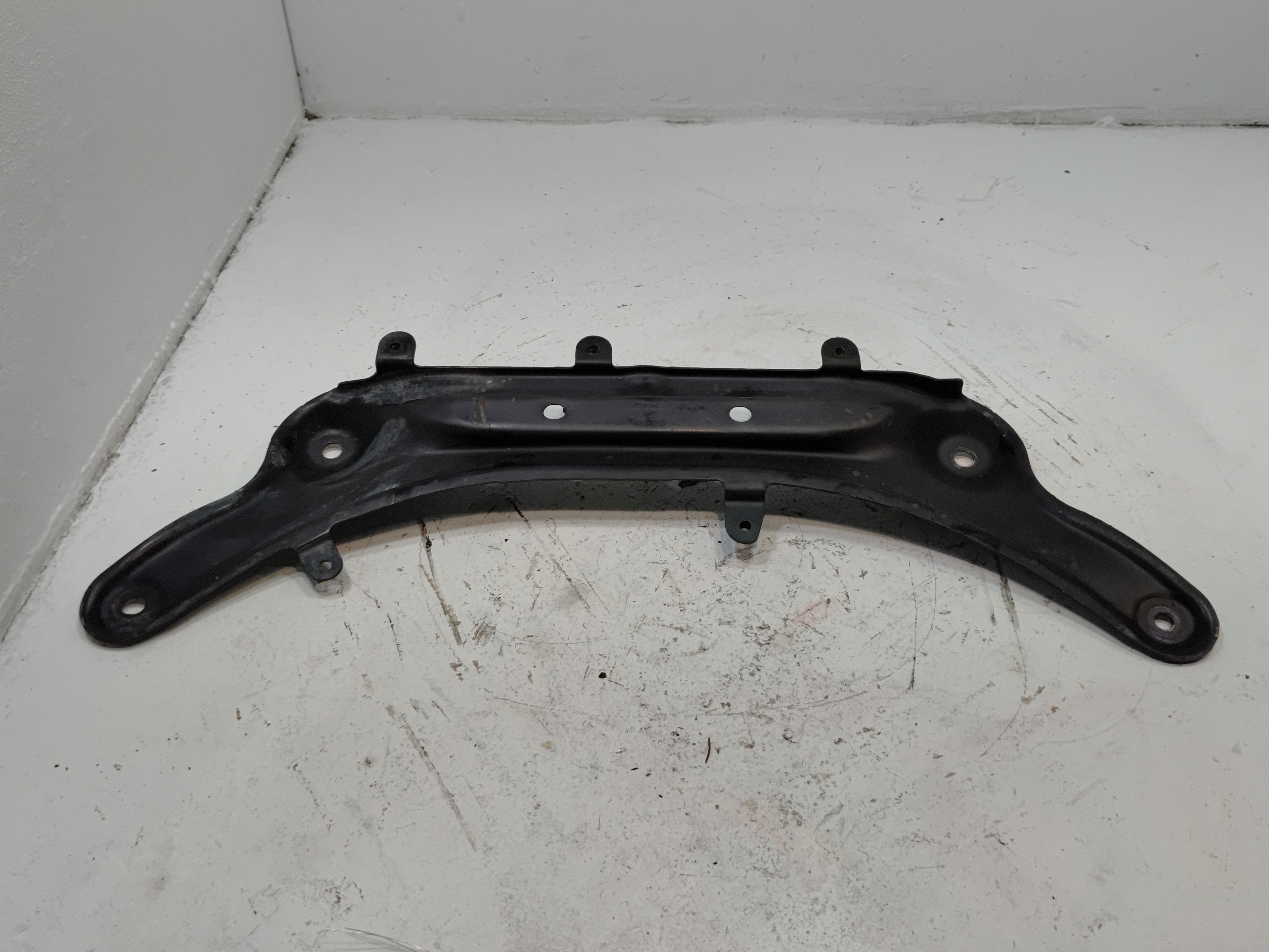 2014-2020 ACURA MDX FRONT SUBFRAME CROSSMEMBER CRADLE MOUNT SUPPORT BRACKET OEM