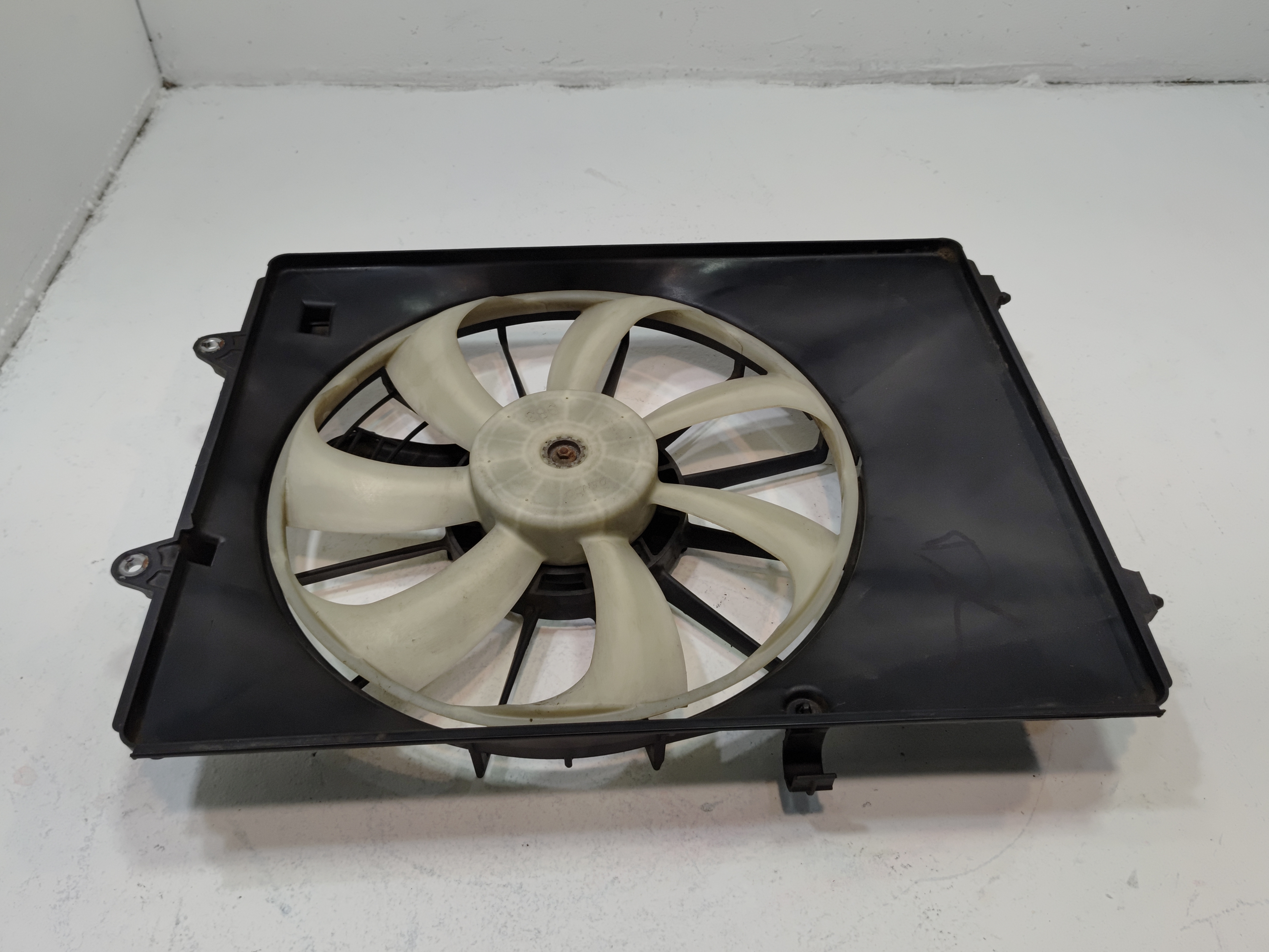 2014-2020 ACURA MDX FRONT PASSANGER SIDE RADIATOR COOLING FAN MOTOR & SHROUD OEM