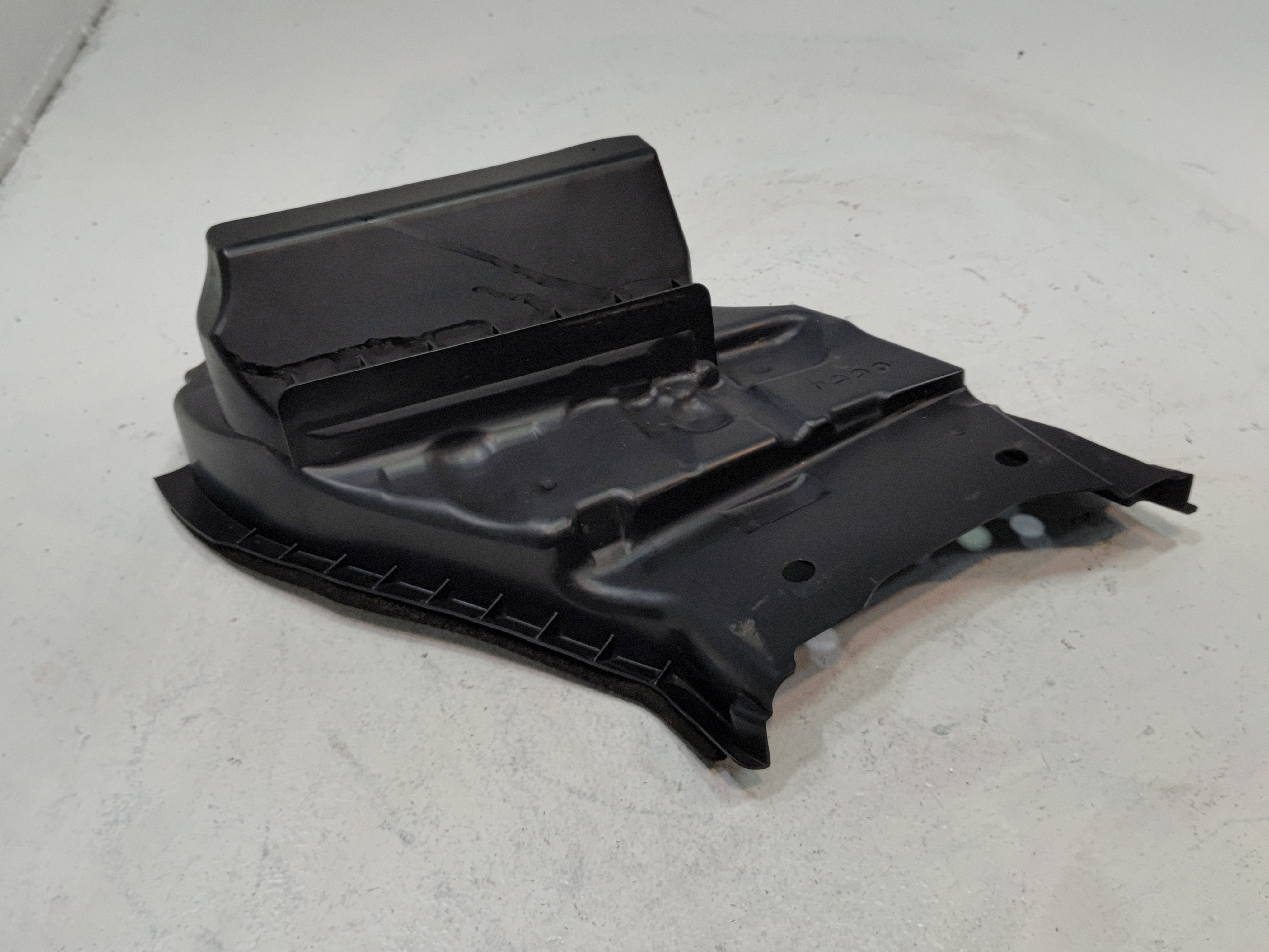 2016-2020 Acura MDX Engine Air Cleaner Intake Inlet Forward Lower Duct Guide OEM