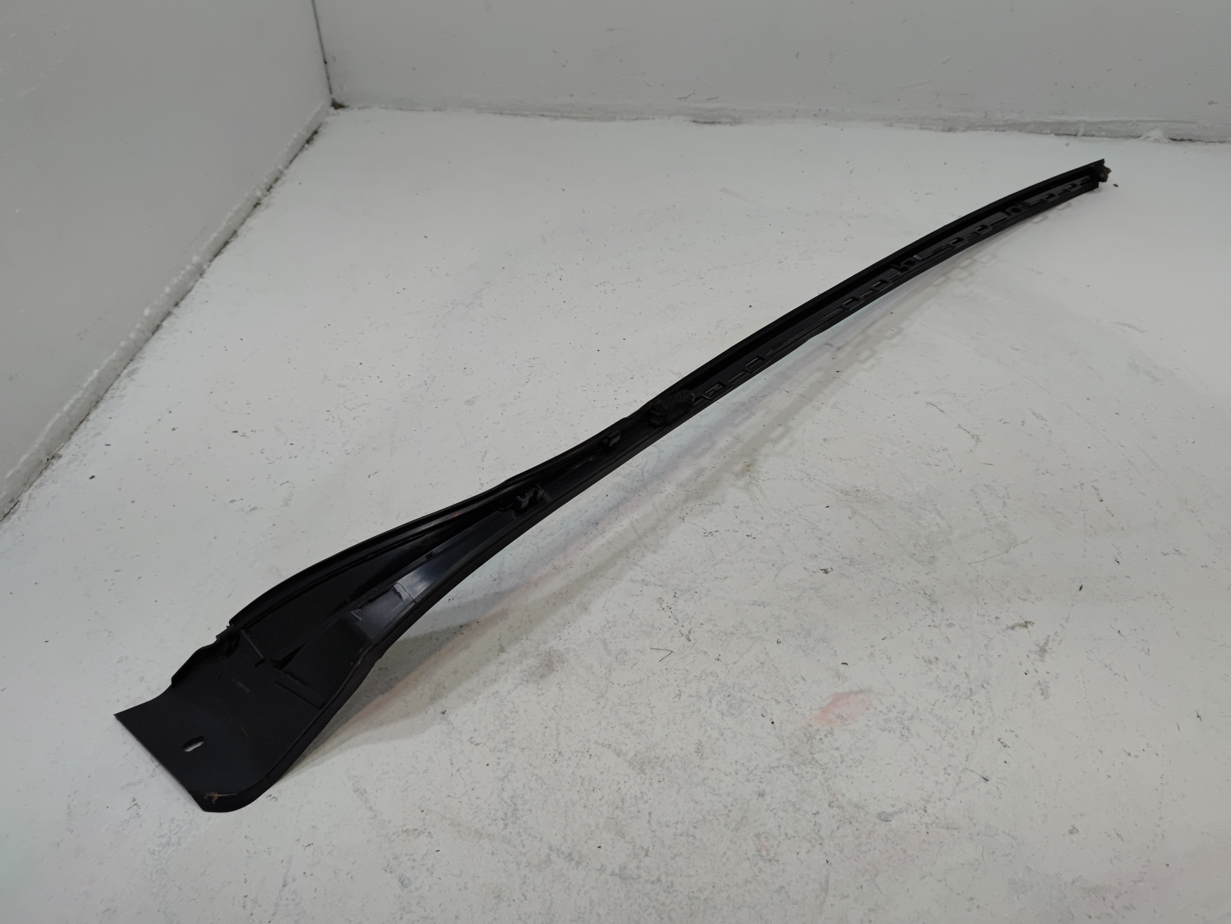 ACURA MDX 2017-2020 FRONT LEFT DRIVER SIDE WINDSHIELD MOLDING GARNISH OEM