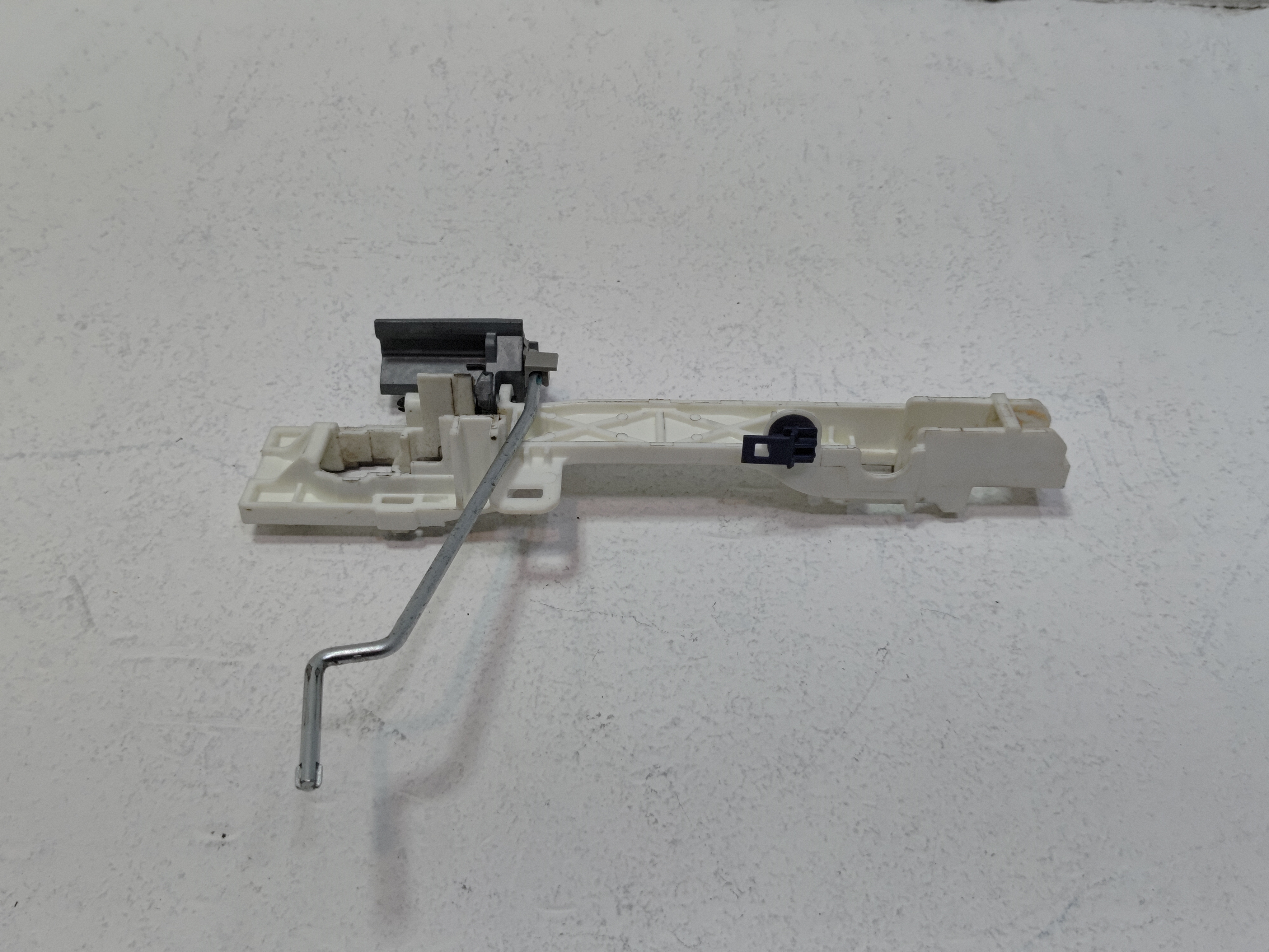 2014-2020 Acura MDX Front Left Driver Door Exterior Handle Bracket Base OEM