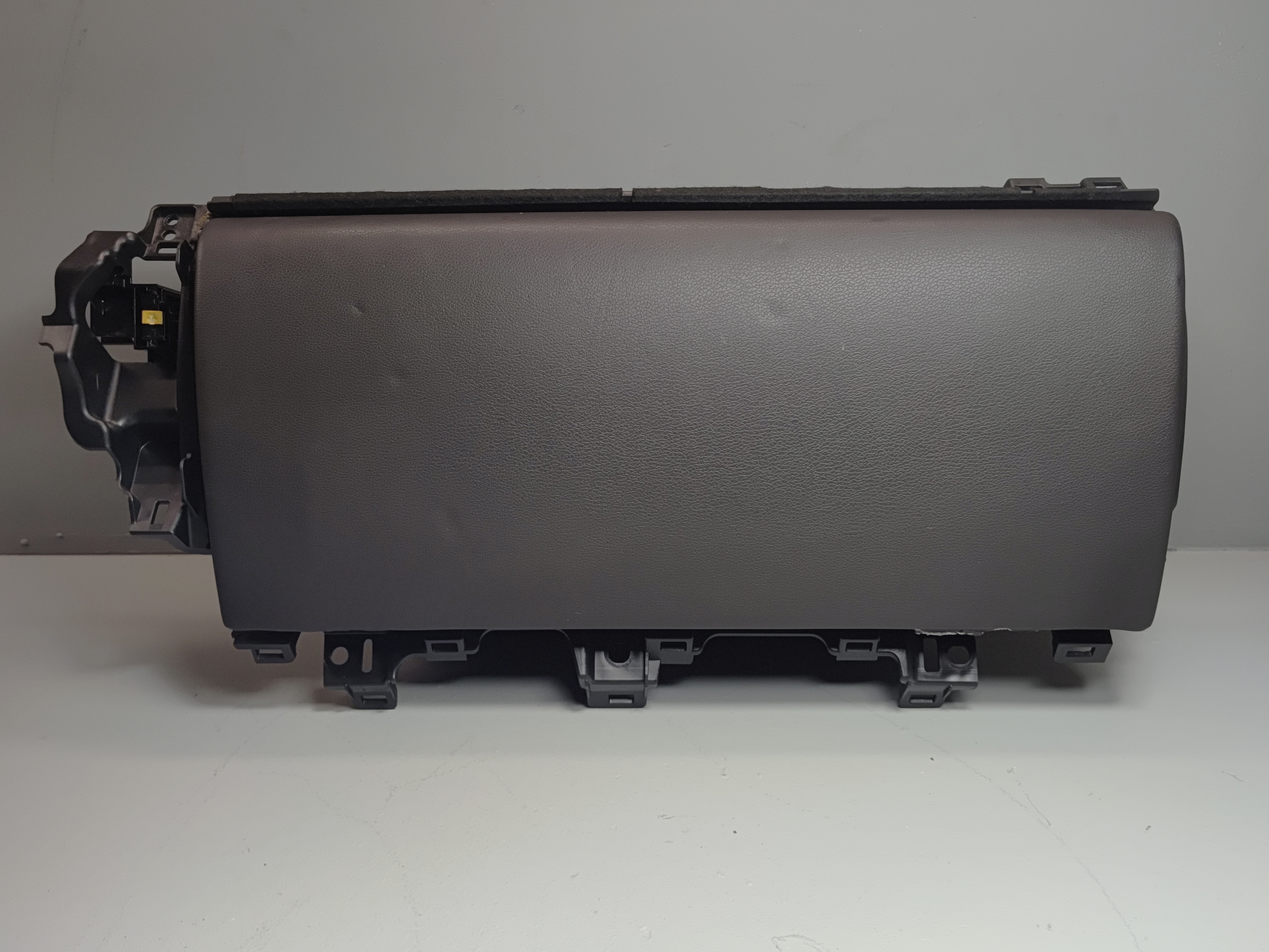 2014 - 2020 ACURA MDX DASH PASSENGER SIDE GLOVE BOX STORAGE COMPARTMENT OEM