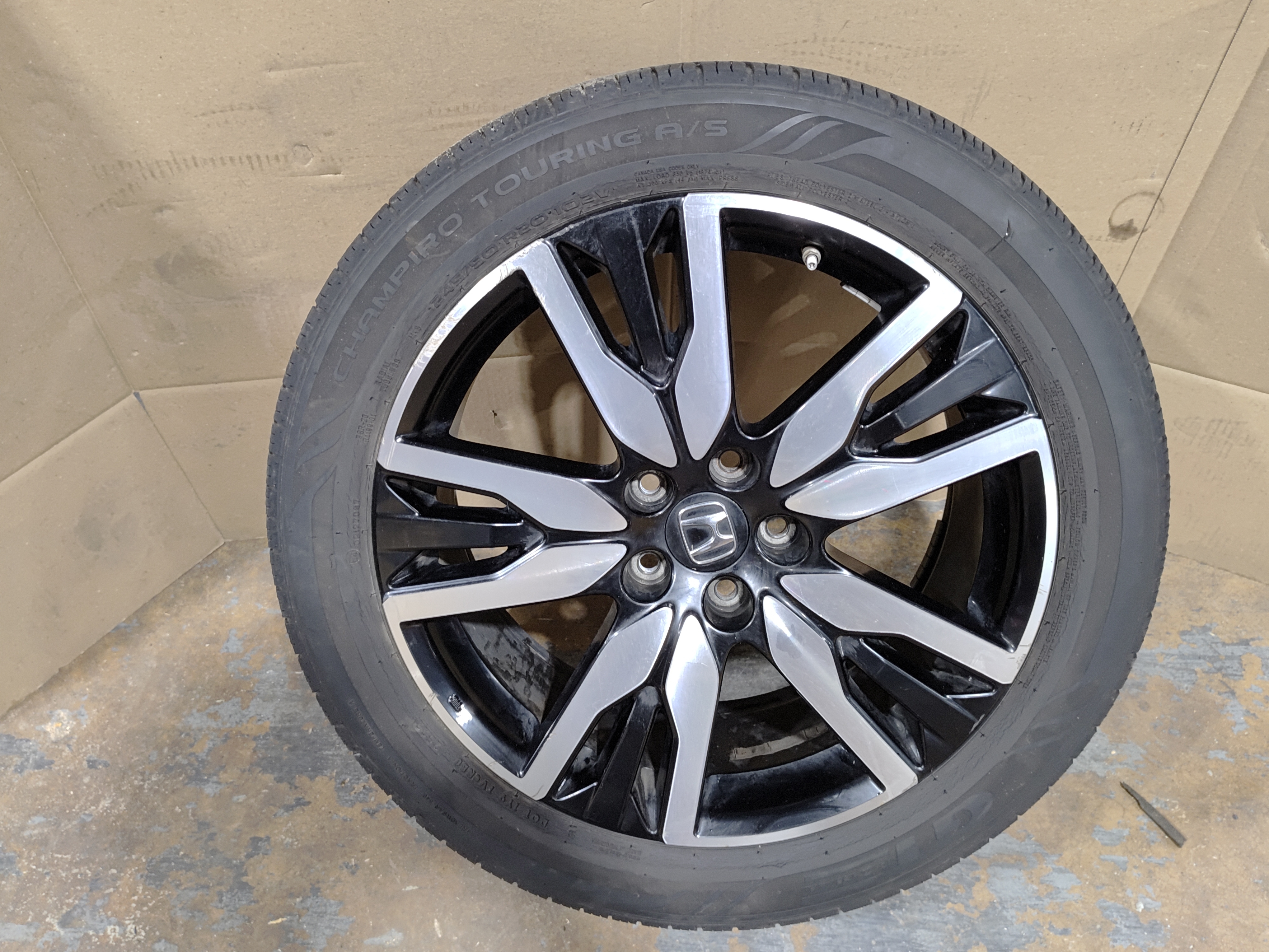 2019-22 Honda Pilot Touring Machined Black Wheel Rim 20x8J W/ TIRE 245/50R20 OEM