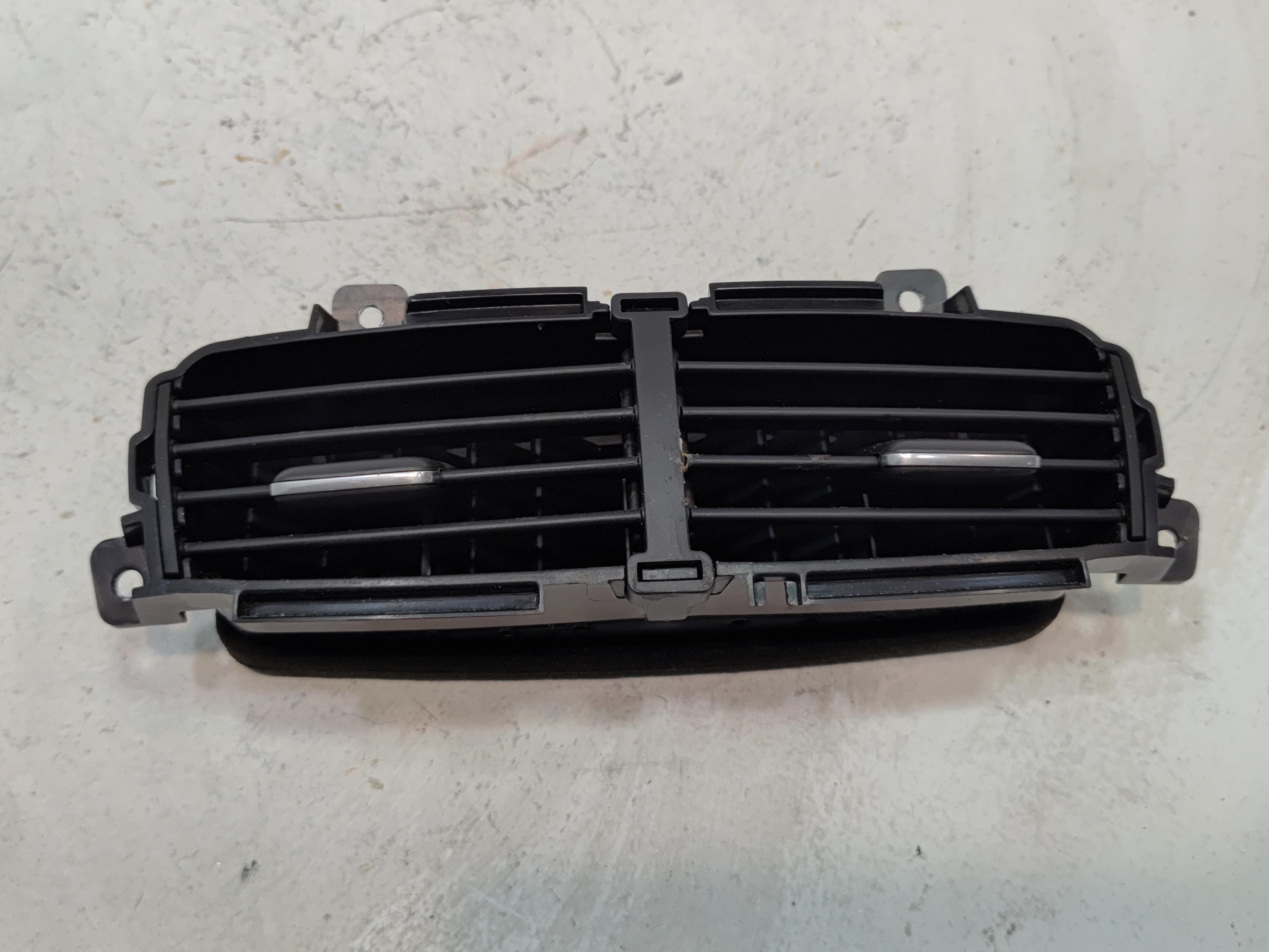 2017-2020 ACURA MDX CENTER CONSOLE REARWARD AIR VENT OUTLET GRILLE OEM