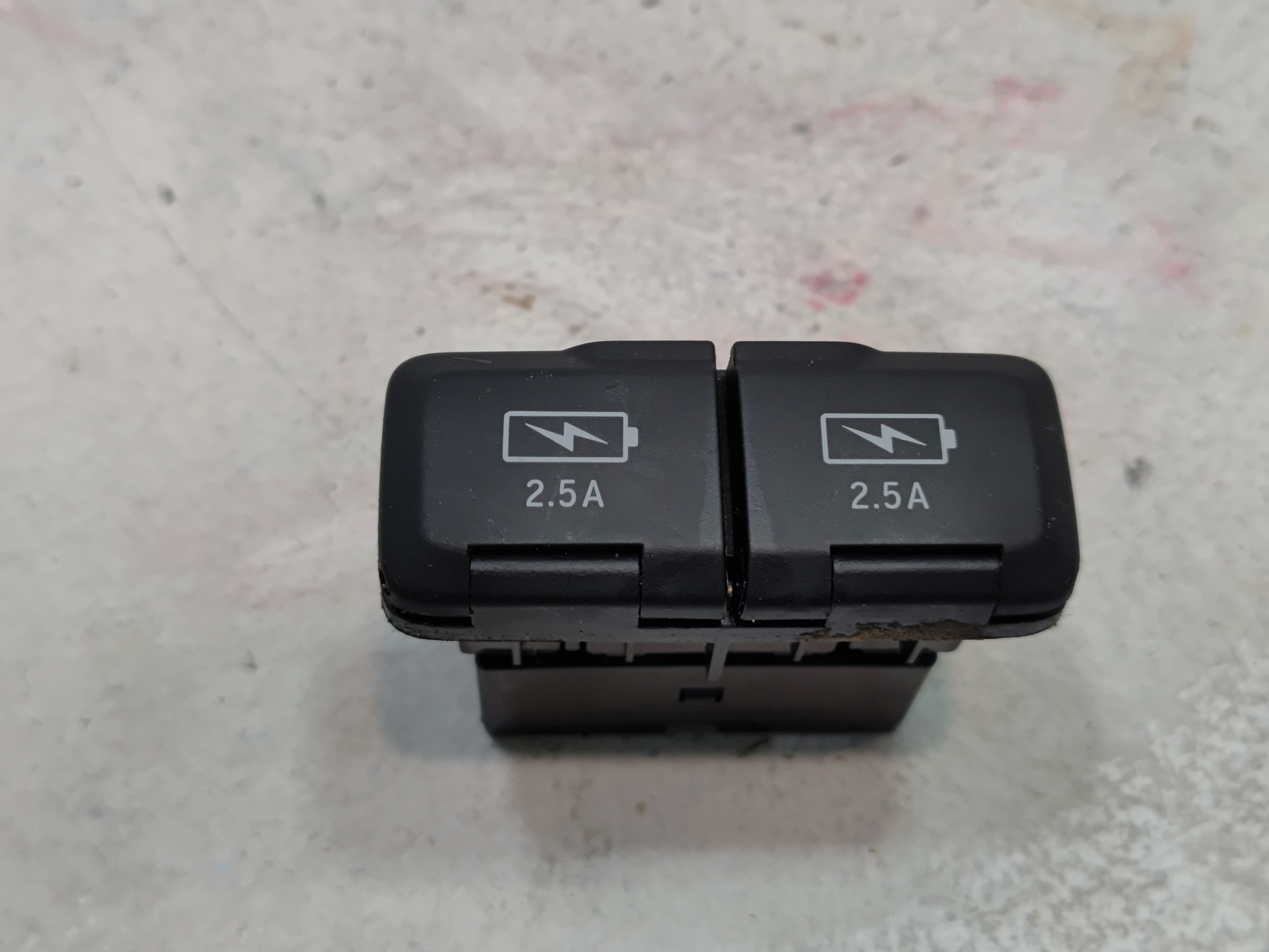 2017-2020 ACURA MDX CENTER CONSOLE DUAL USB CHARGING SOCKET PORT ADAPTER OEM