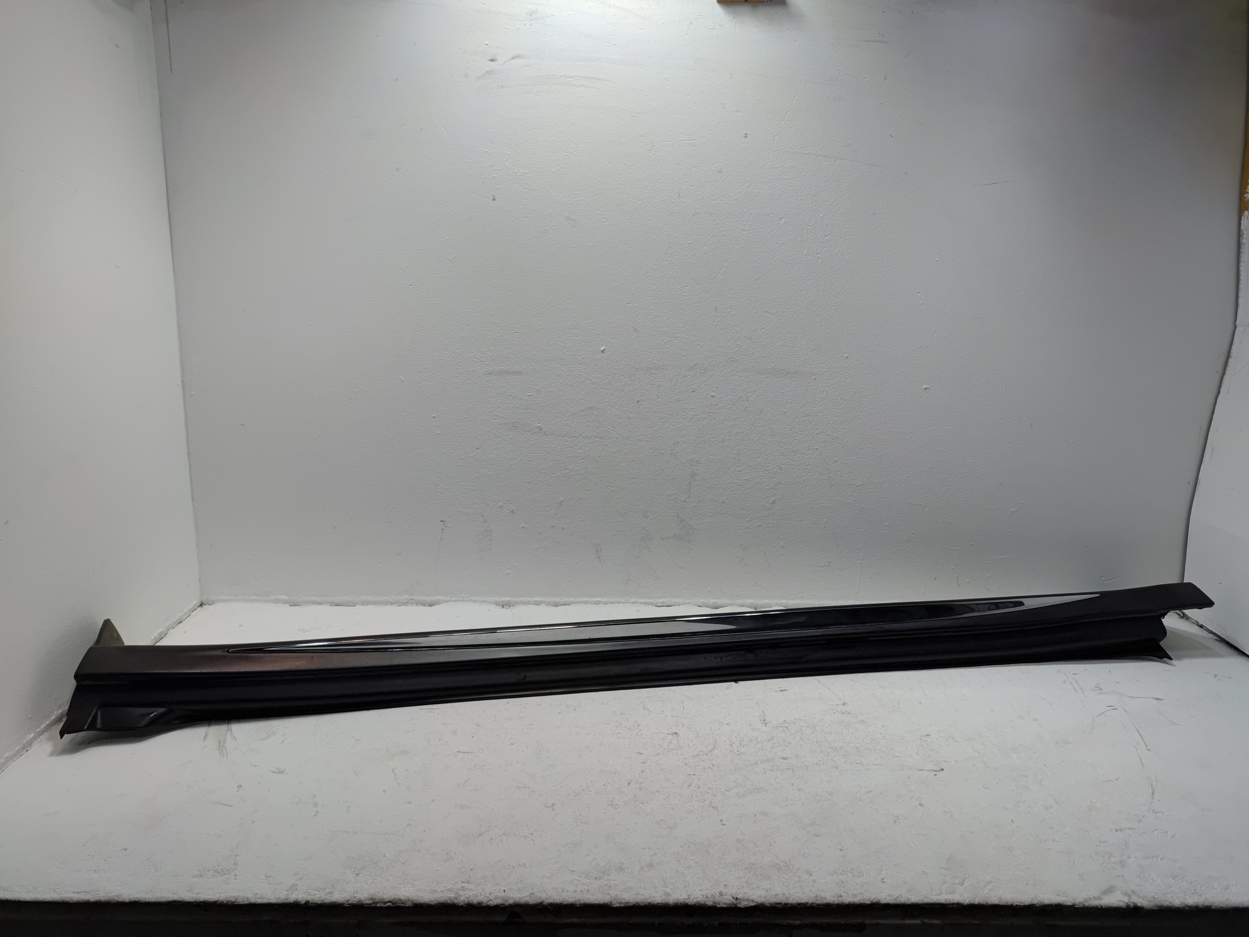 ACURA MDX 2017-2020  LEFT DRIVER SIDE SKIRT ROCKER PANEL MOLDING *NH731P* OEM