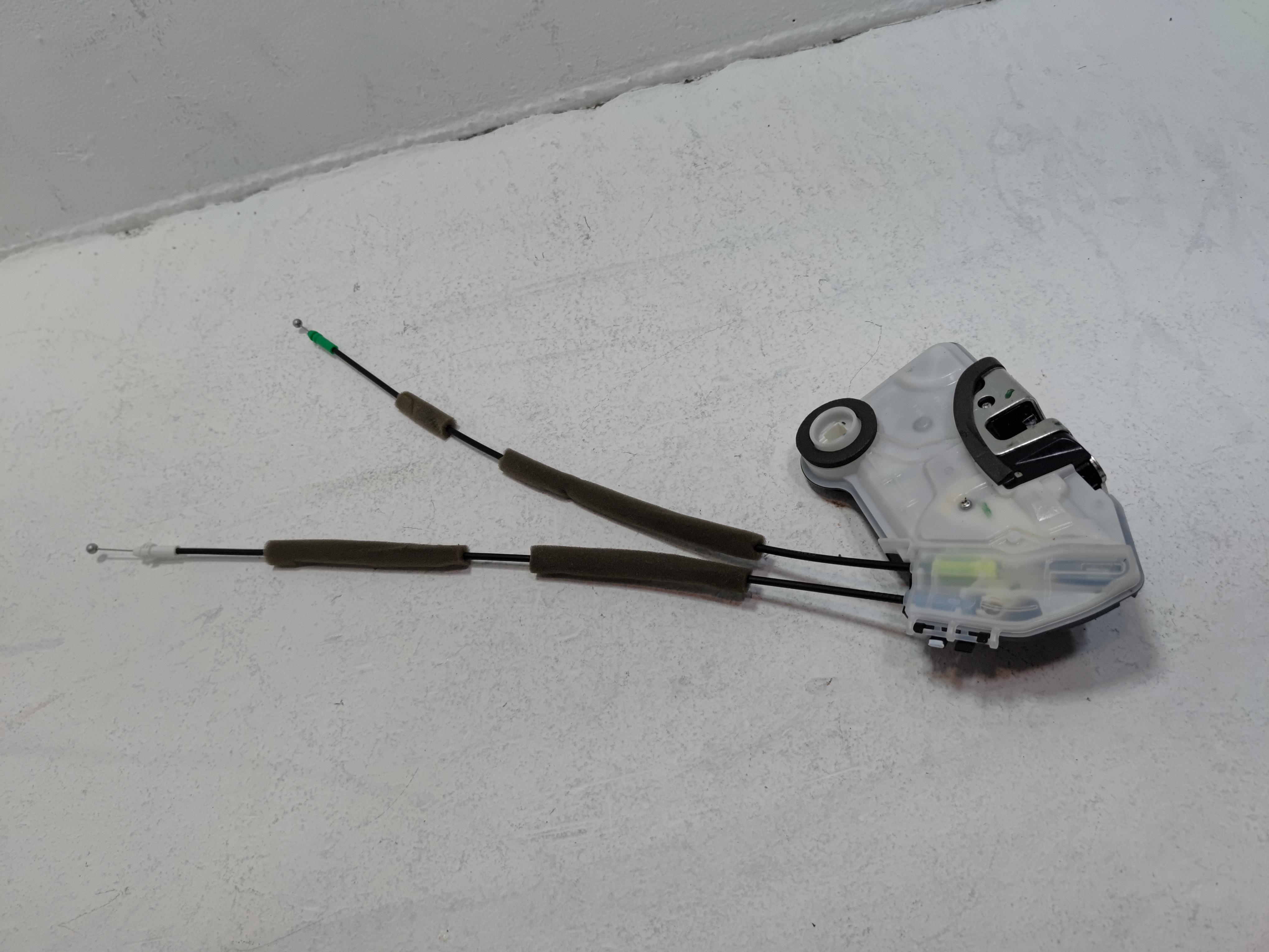 TOYOTA CAMRY FRONT PASSENGER SIDE DOOR LOCK LATCH ACTUATOR 2018 - 2024 OEM