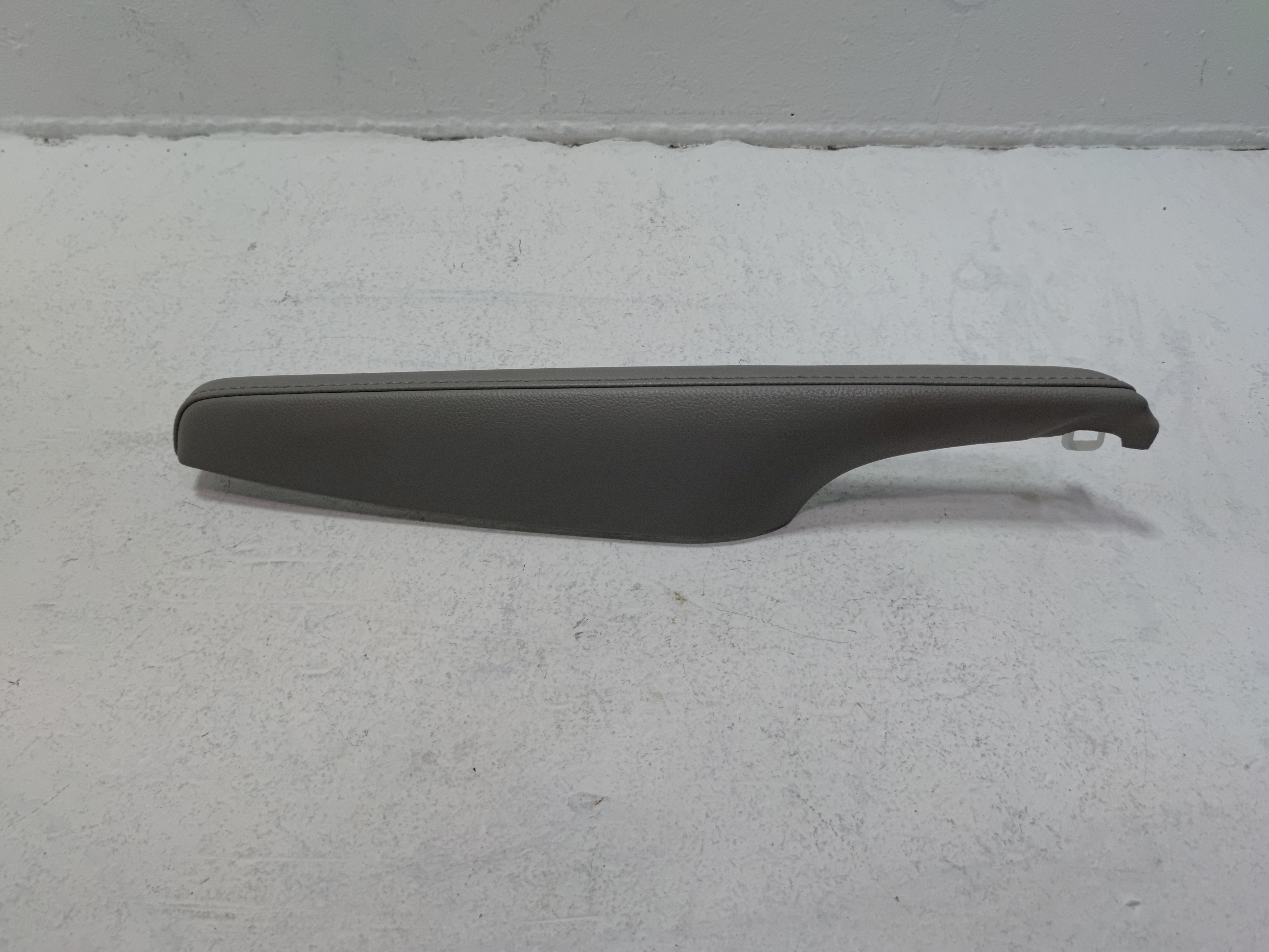 18-2020 TOYOTA CAMRY FRONT PASSENGER DOOR ARMREST ARM REST PANEL TRIM GRAY OEM