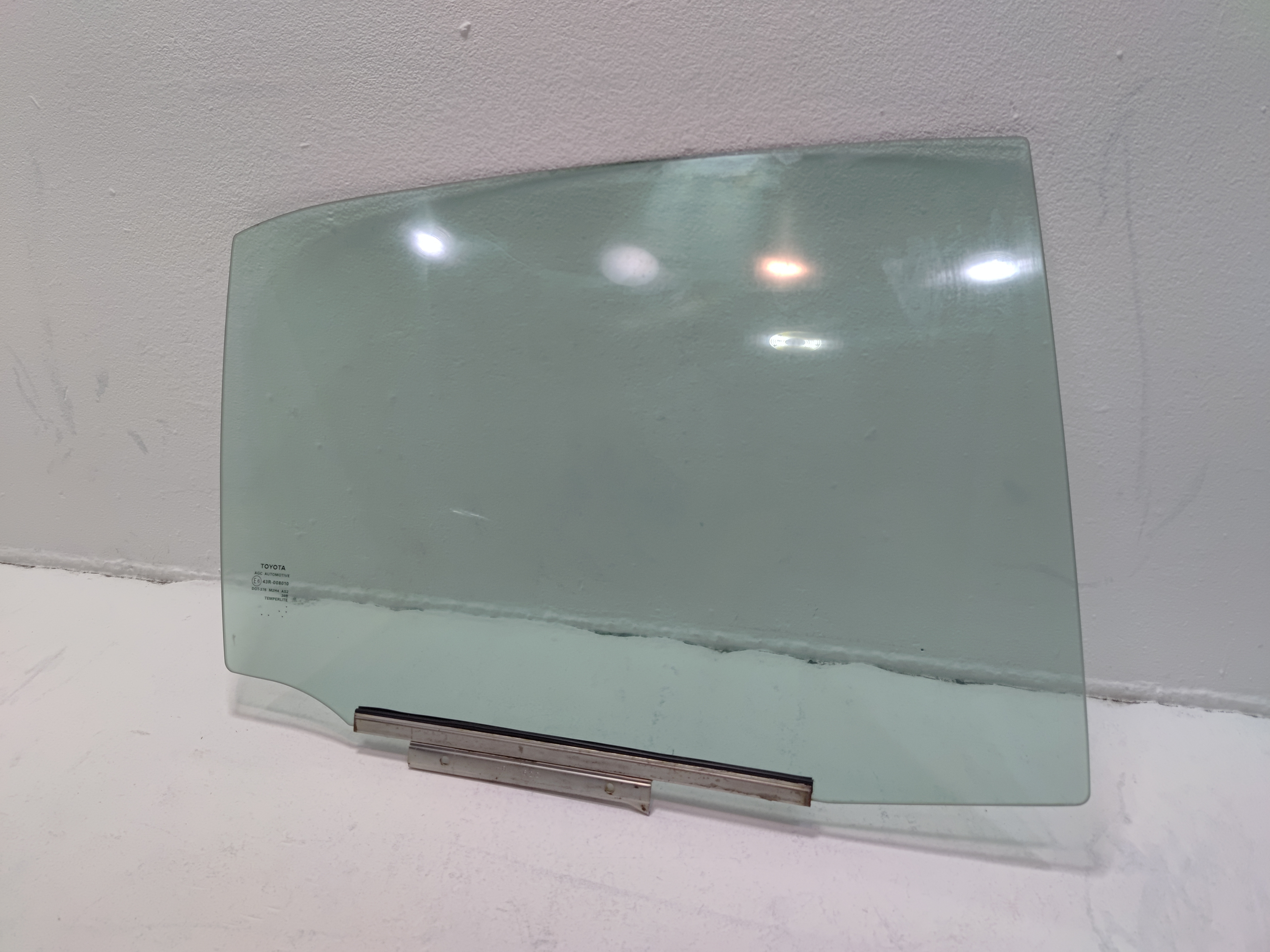 TOYOTA CAMRY 2018-2024 REAR RIGHT PASSENGER SIDE DOOR WINDOW GLASS OEM