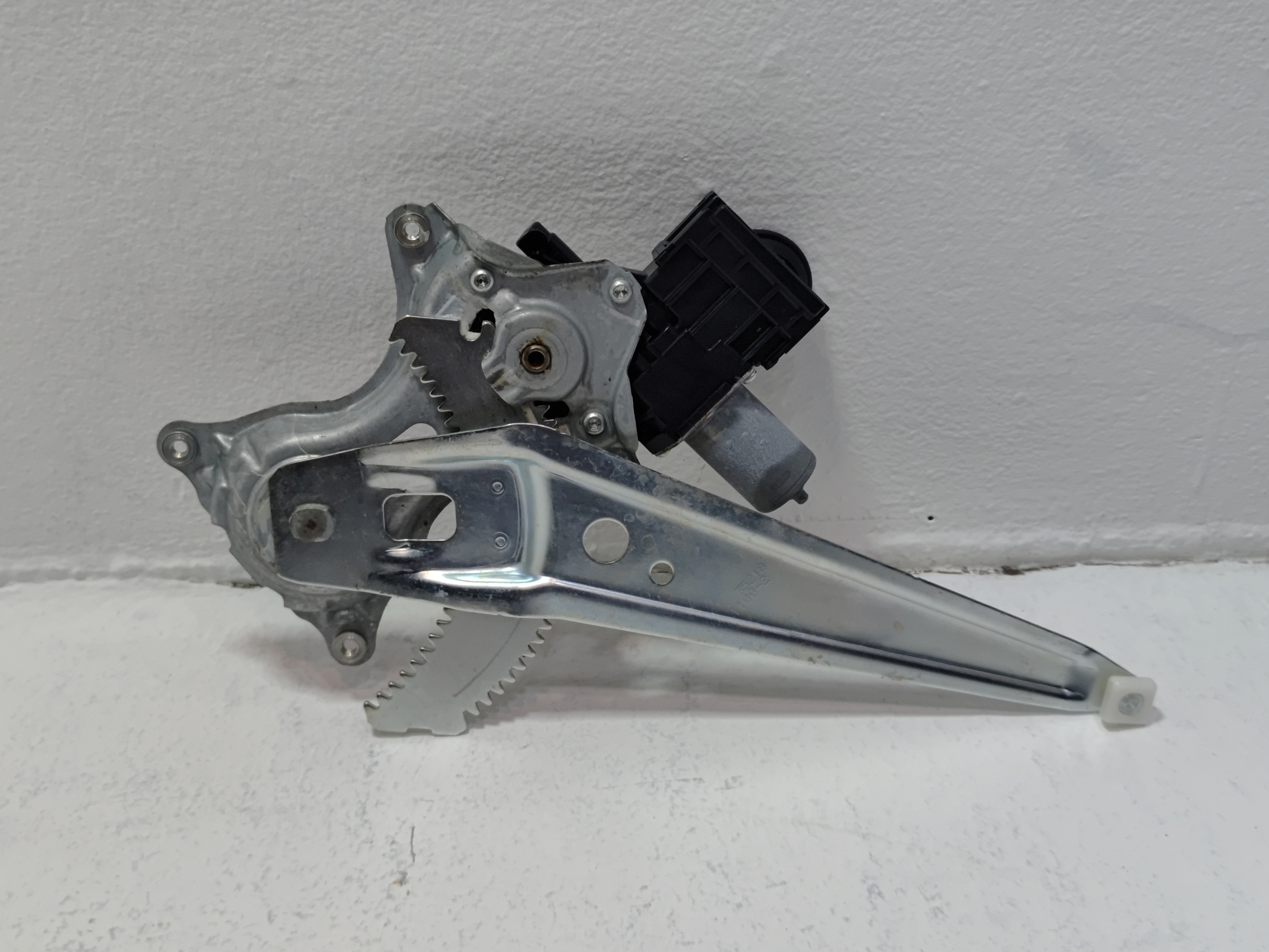 TOYOTA CAMRY REAR RIGHT PASSENGER DOOR WINDOW REGULATOR W/ MOTOR  2018-2024 OEM