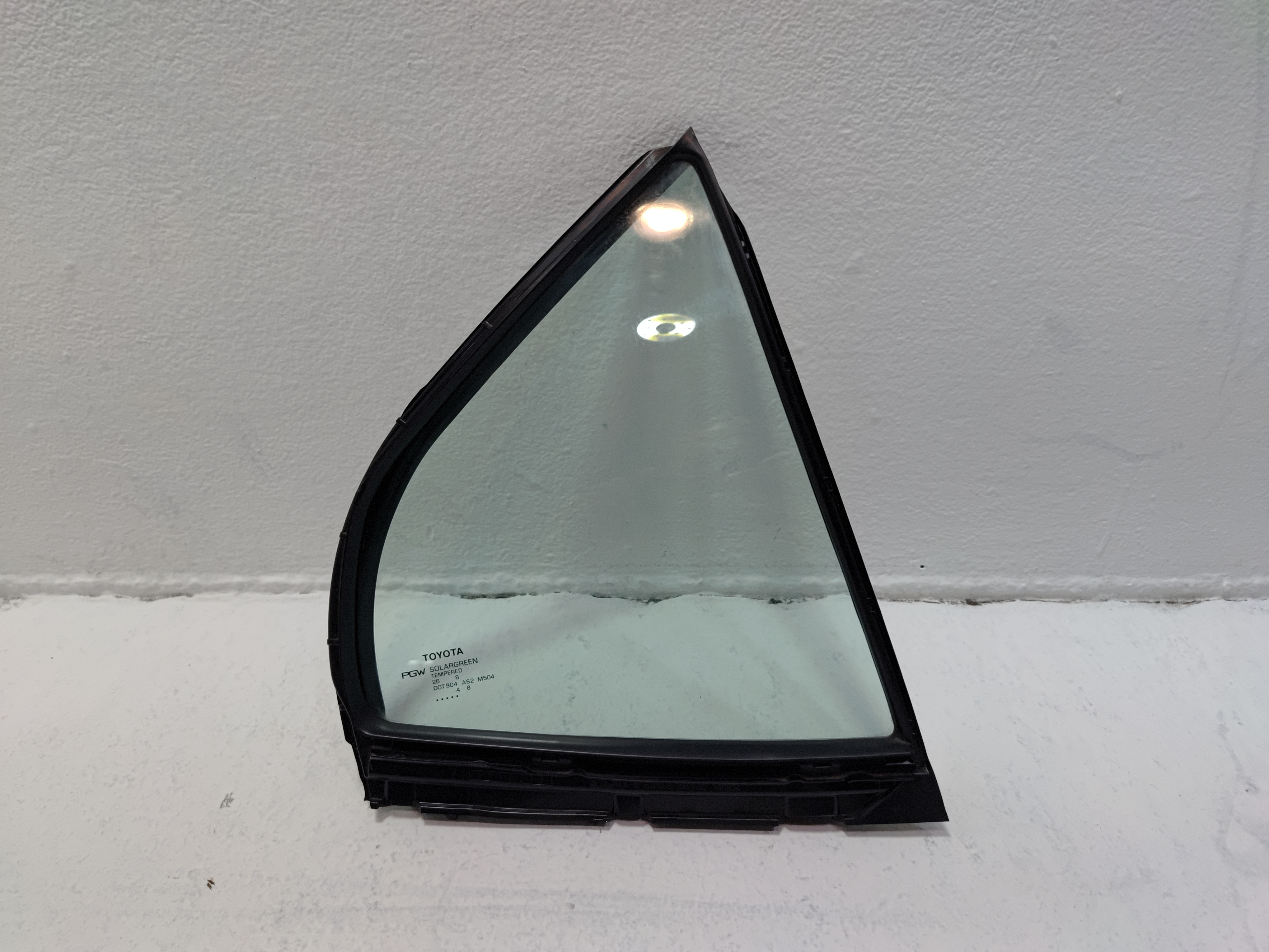 TOYOTA CAMRY REAR PASSENGER SIDE DOOR CORNER FIXED WINDOW GLASS 2018 - 2024 OEM