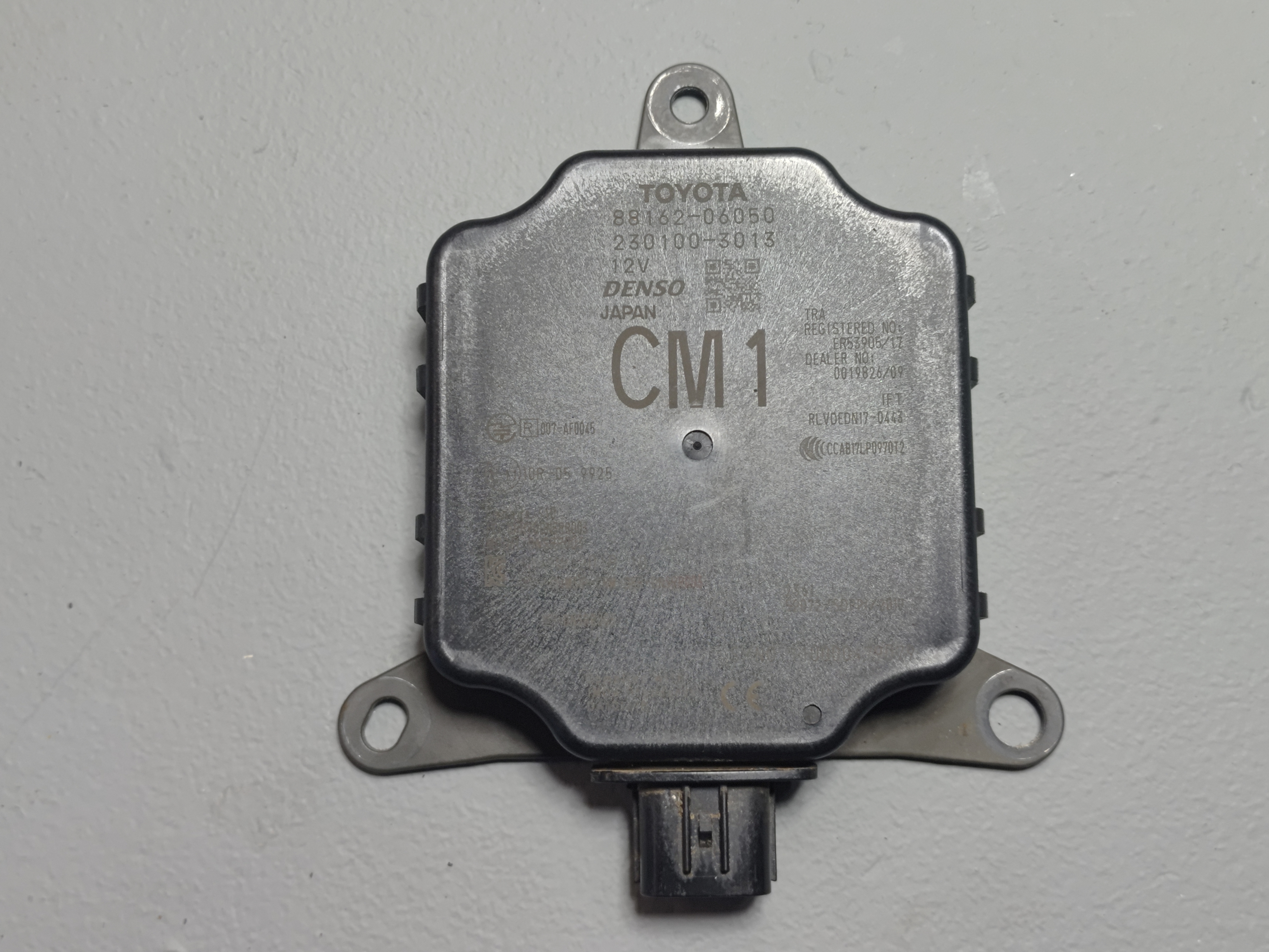 TOYOTA CAMRY 2018-2020 REAR LEFT OR RIGHT SIDE BLIND SPOT RADAR SENSOR OEM 1PCS