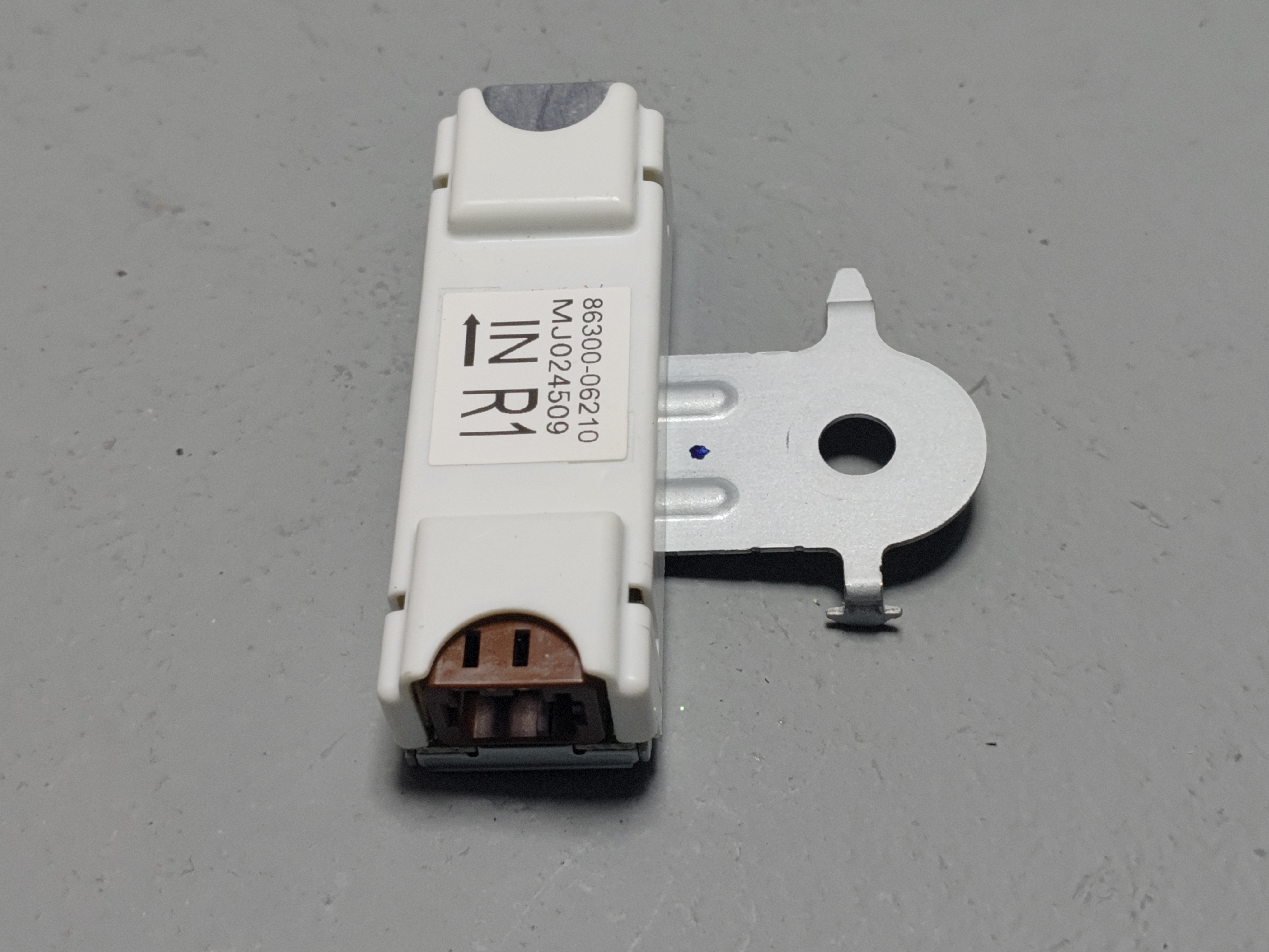 2018-25 TOYOTA CAMRY REAR RIGHT PASSENGER SIDE AMP AMPLIFIER ANTENNA MODULE OEM