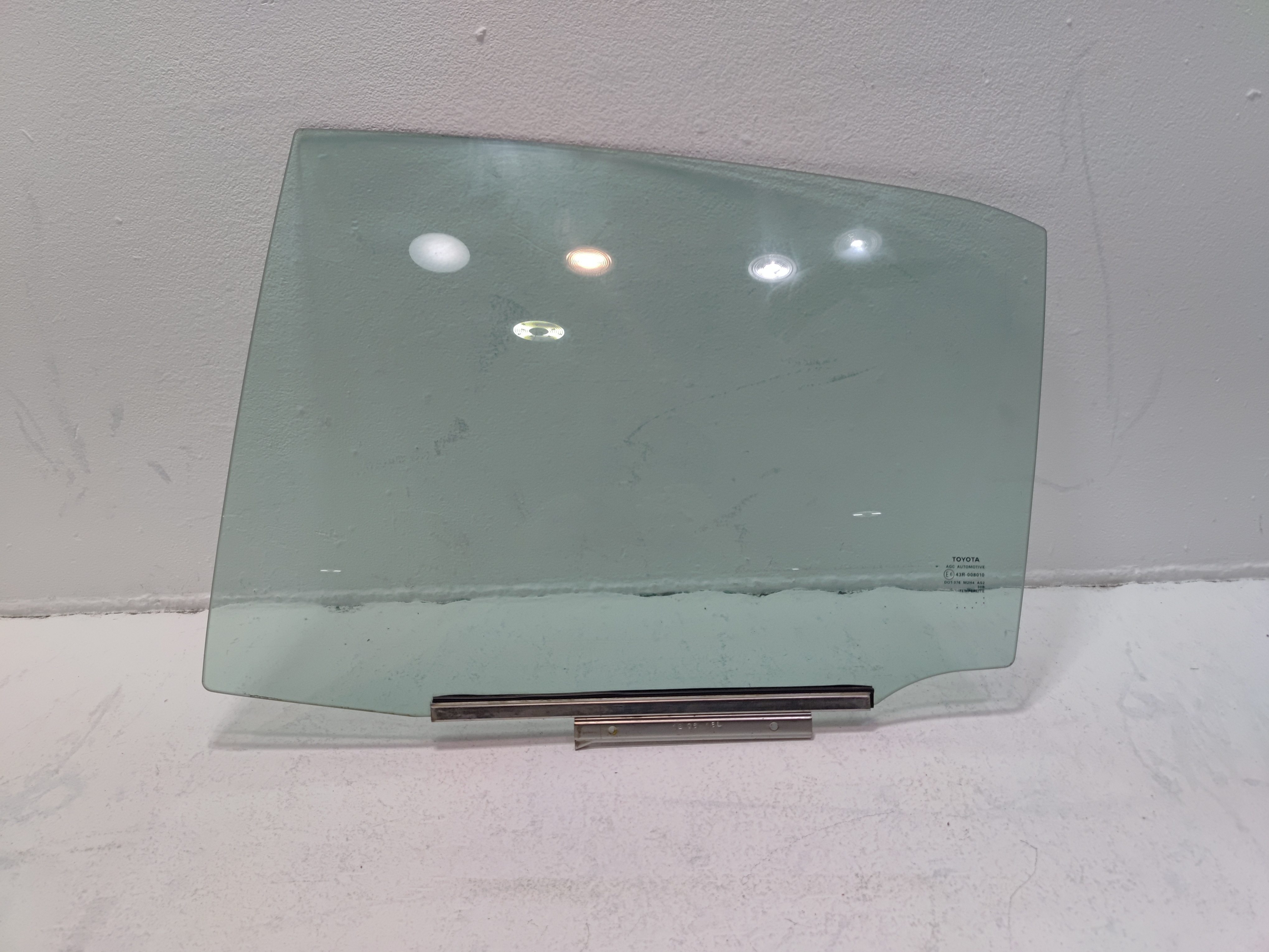 2018-2024 Toyota Camry Rear Left Driver Door Movable Window Glass OEM