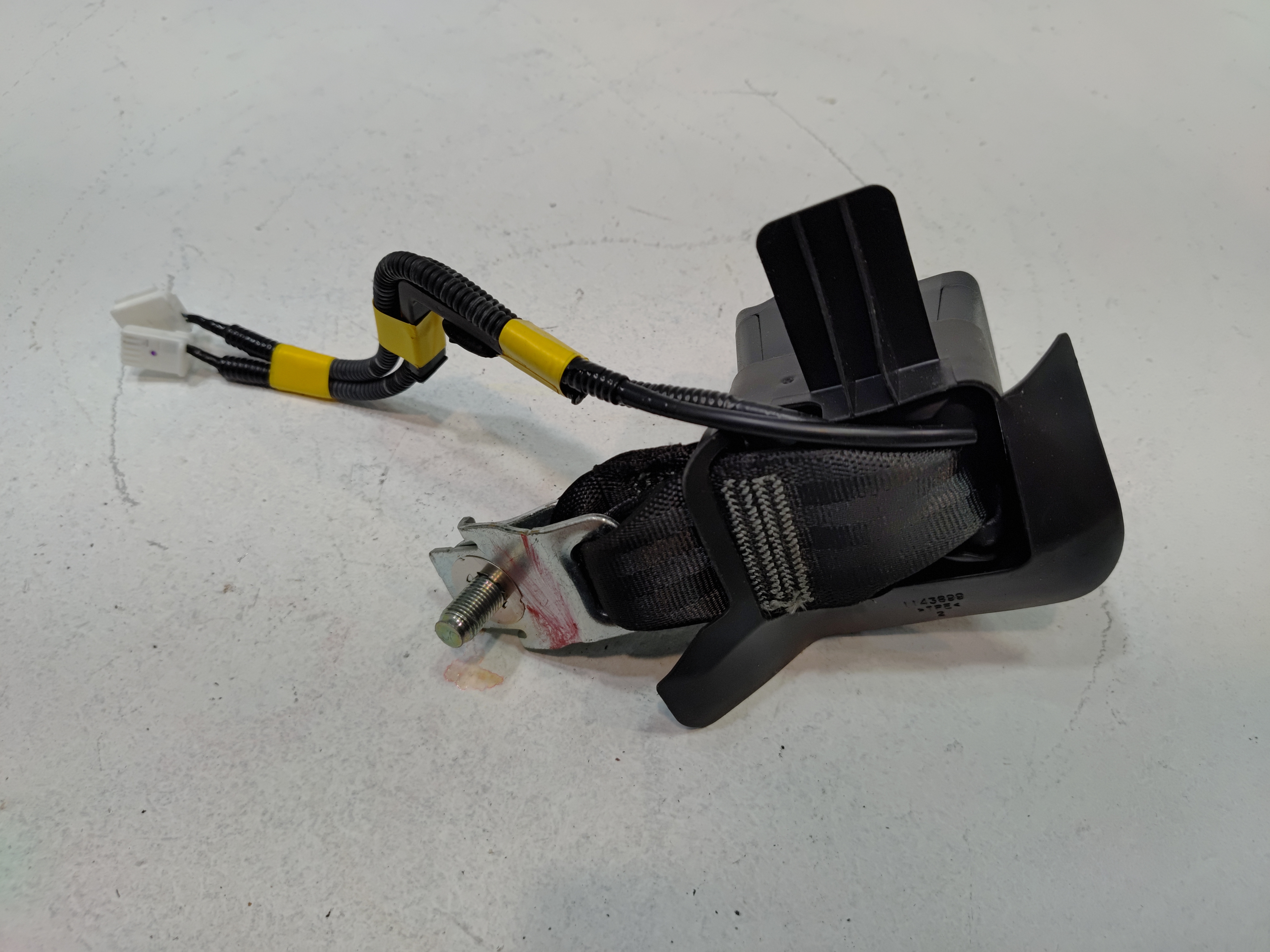 2019-2024 TOYOTA CAMRY REAR LEFT CENTER SIDE SEATBELT SEAT BELT BUCKLE OEM