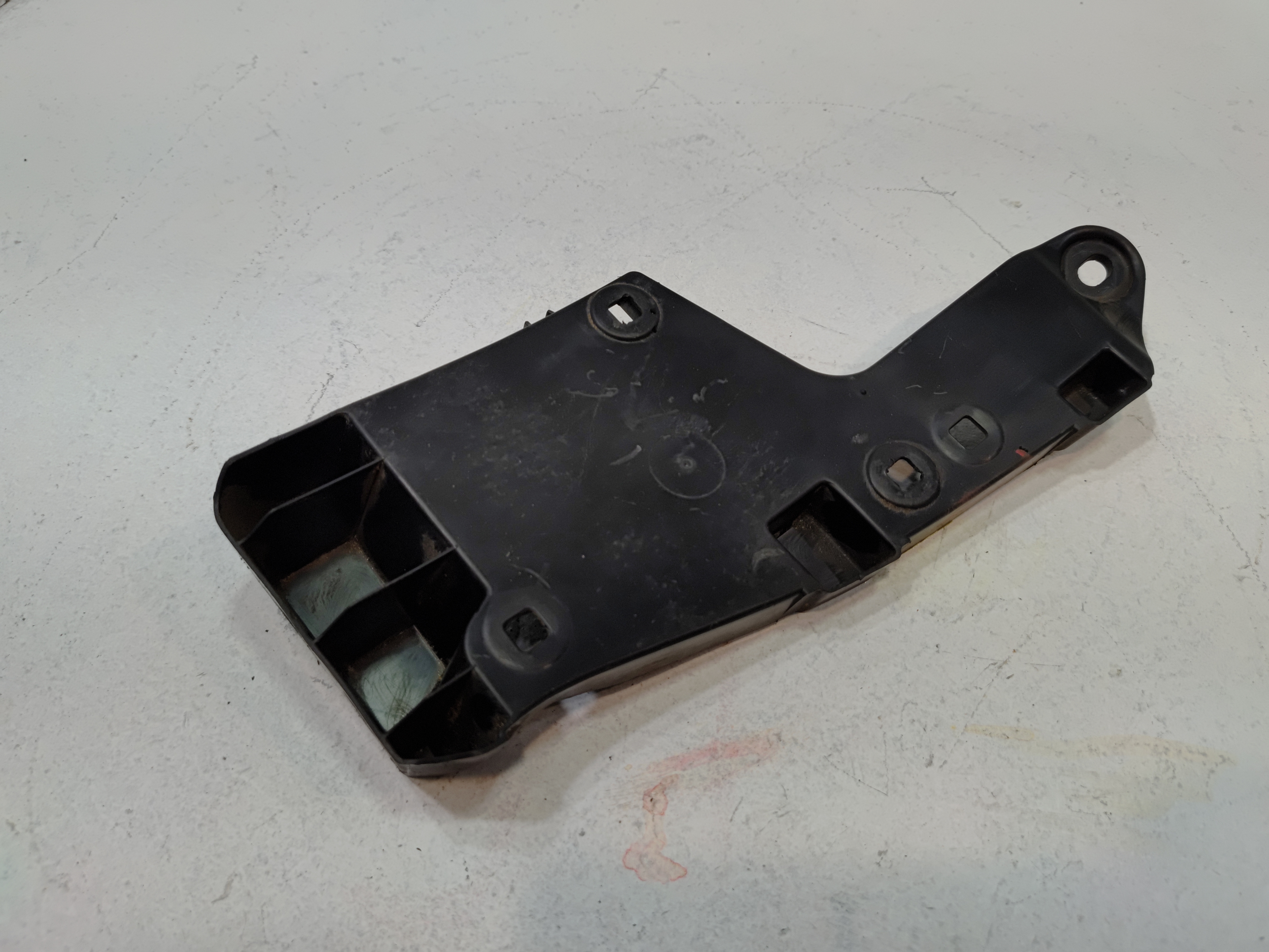 2018-2025 TOYOTA CAMRY REAR BUMPER LEFT DRIVER SIDE MOUNT SUPPORT BRACKET OEM