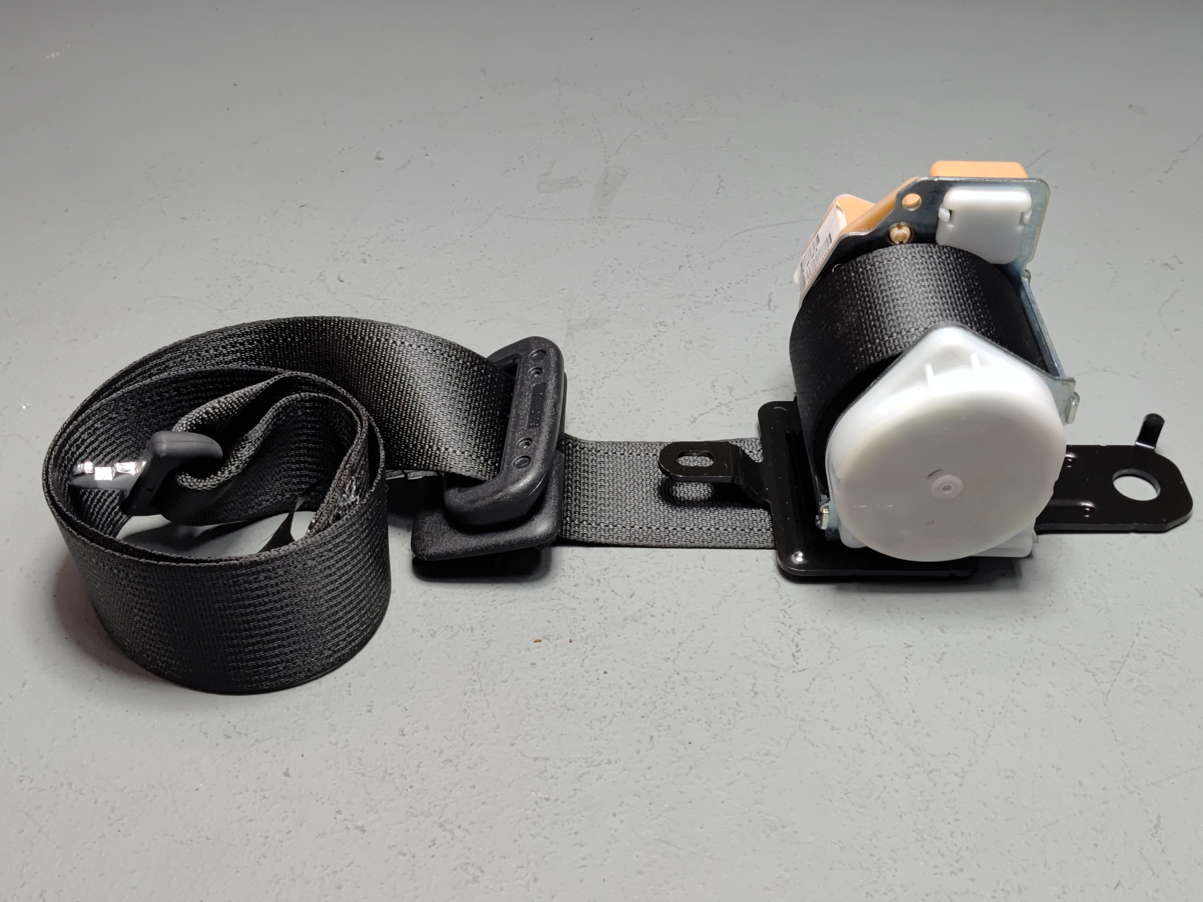 2018-24 Toyota Camry Rear Center Second 2nd Row Seatbelt Seat Belt Retractor OEM