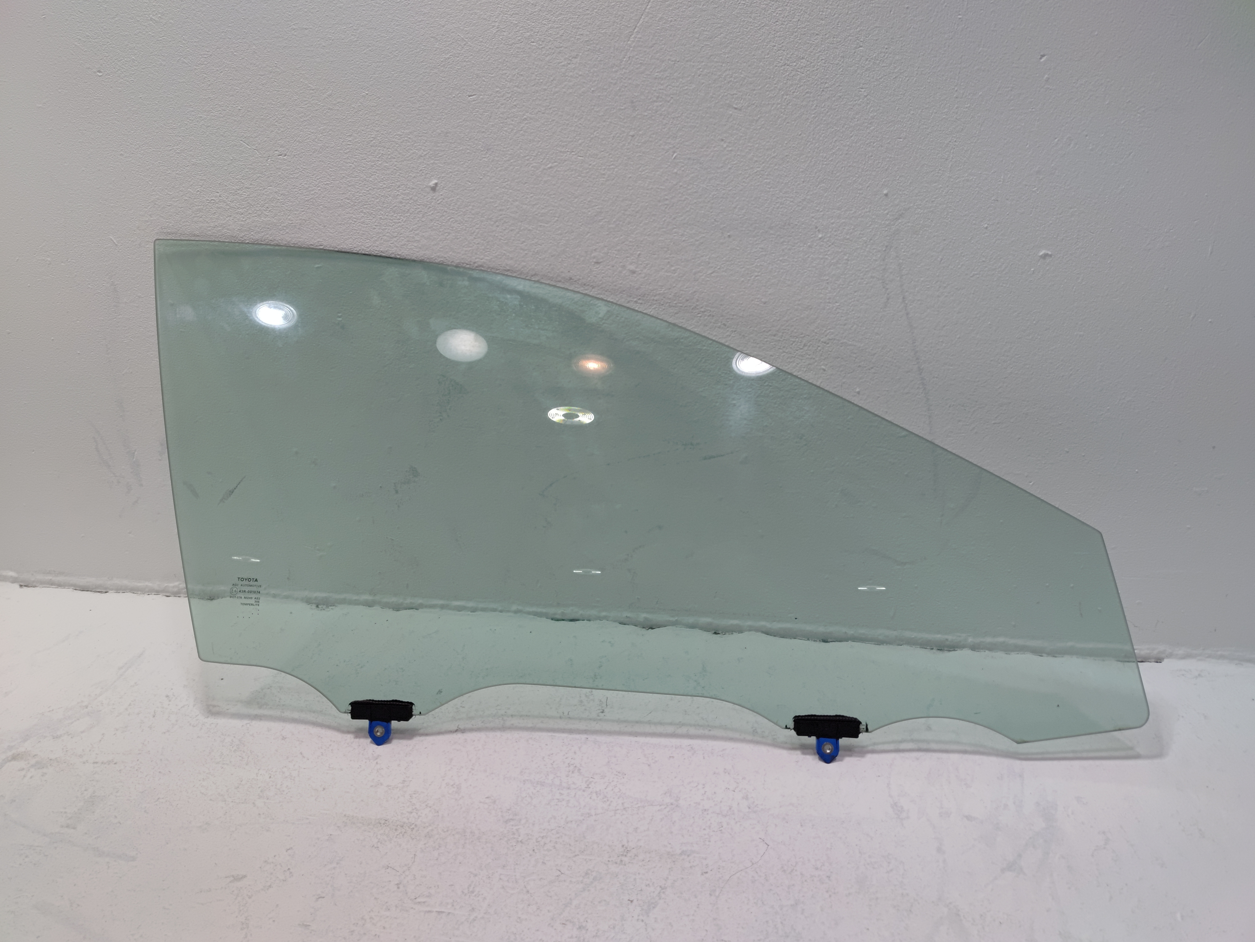 2018-2025 Toyota Camry Front Right Passenger Side Door Window Glass OEM