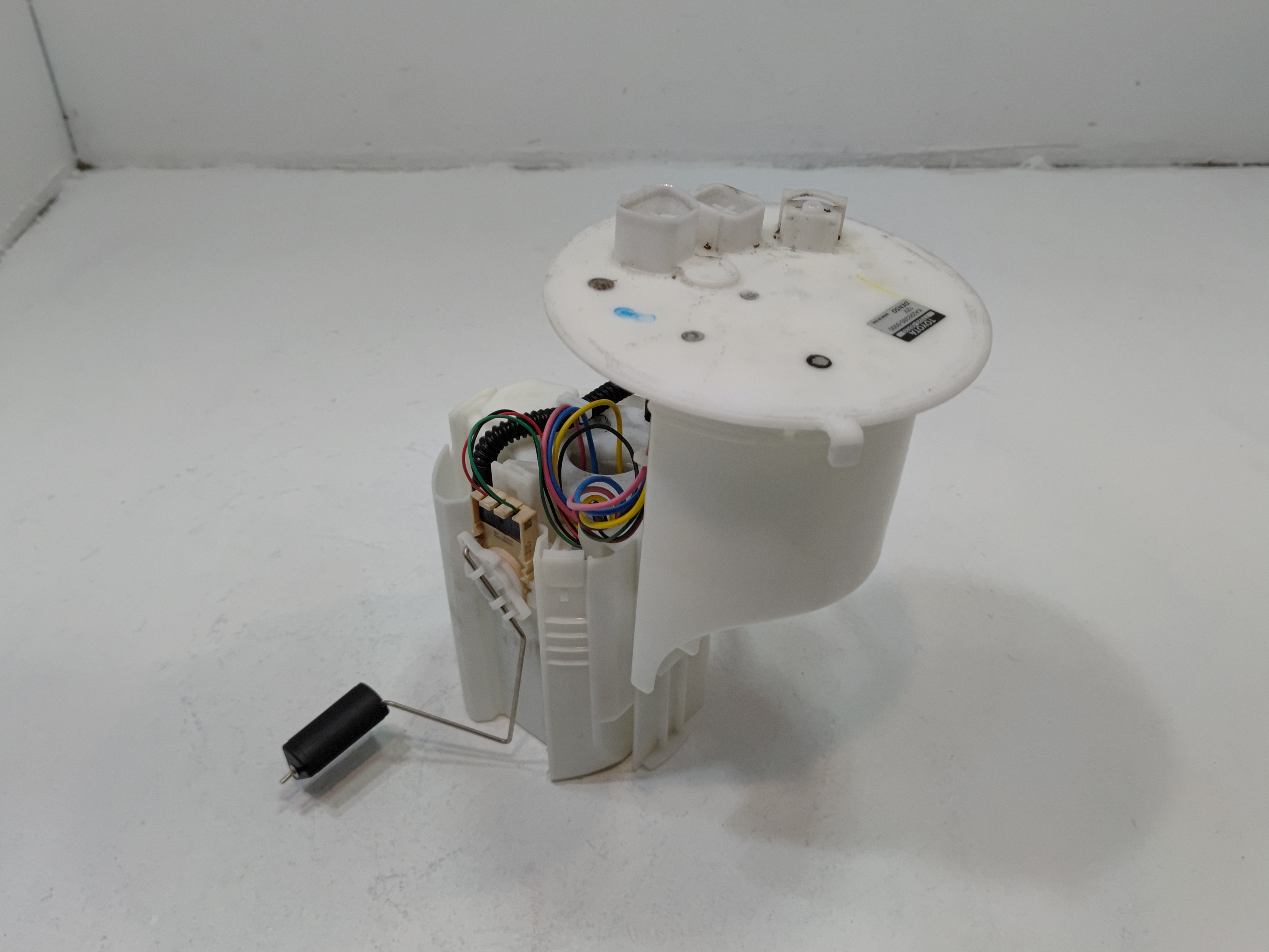 TOYOTA CAMRY 2.5L FUEL GAS TANK PUMP UNIT DENSO 2018 - 2024 OEM