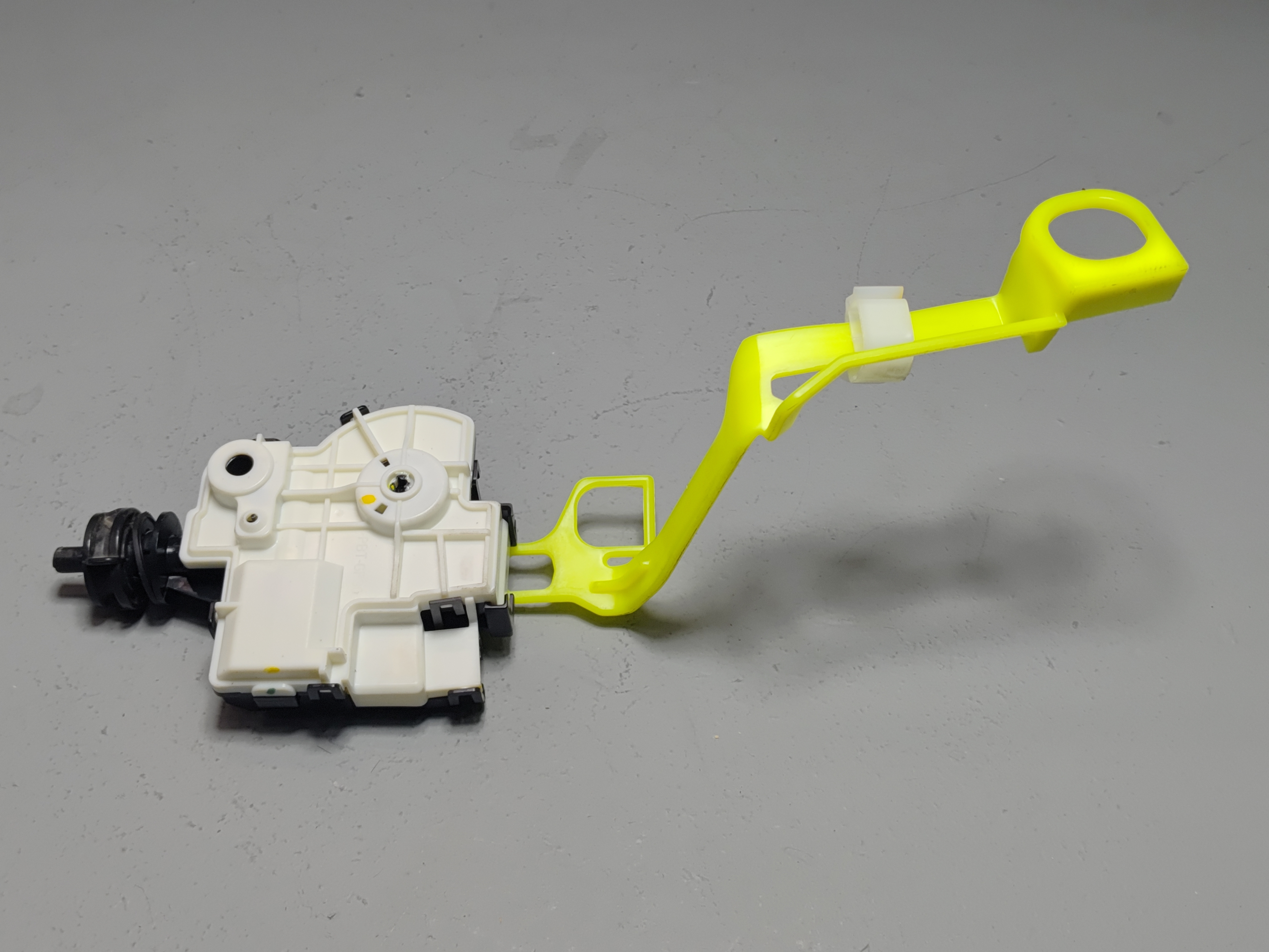 2018-2024 TOYOTA CAMRY FUEL TANK FILLER DOOR LATCH LOCK ACTUATOR MOTOR OEM