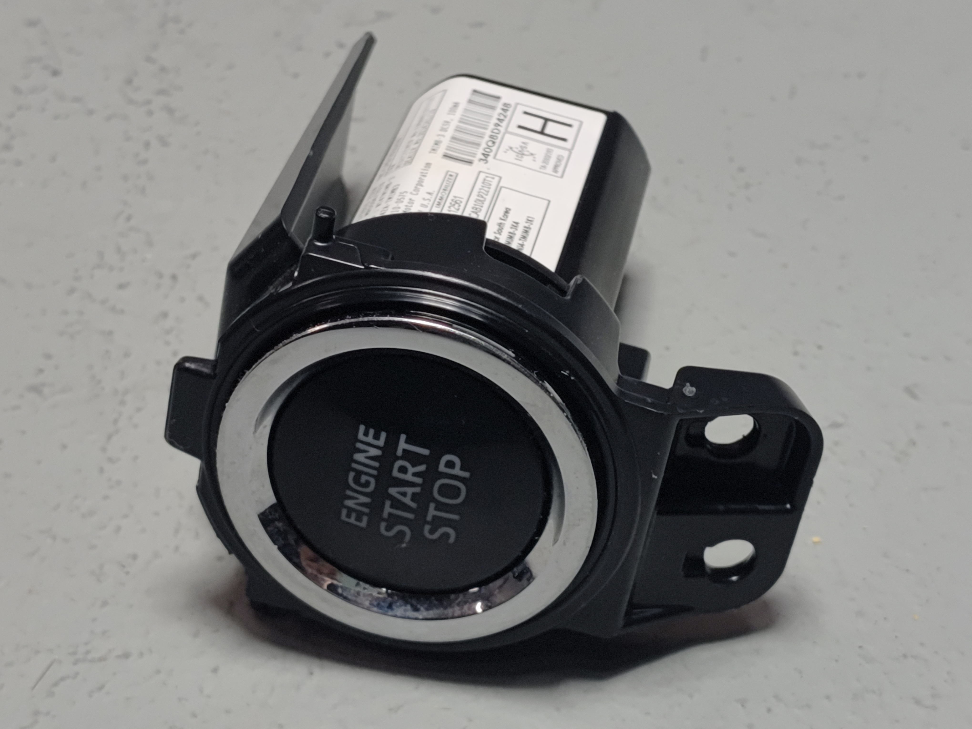 2018-2024 TOYOTA CAMRY ENGINE IGNITION POWER START STOP BUTTON SWITCH OEM