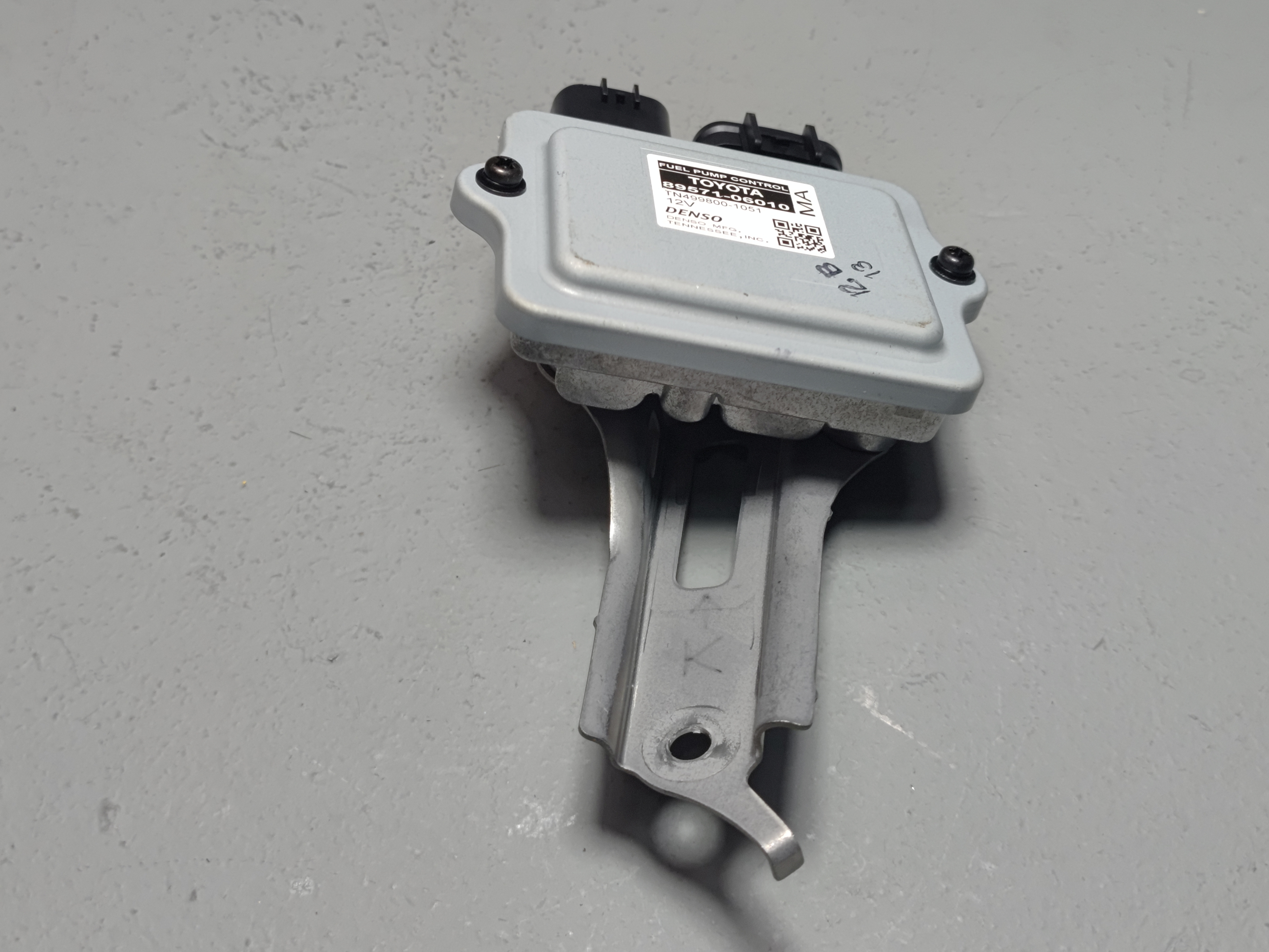 TOYOTA CAMRY 2.5L FUEL PUMP COMPUTER CONTROL MODULE UNIT 2018 - 2024 OEM