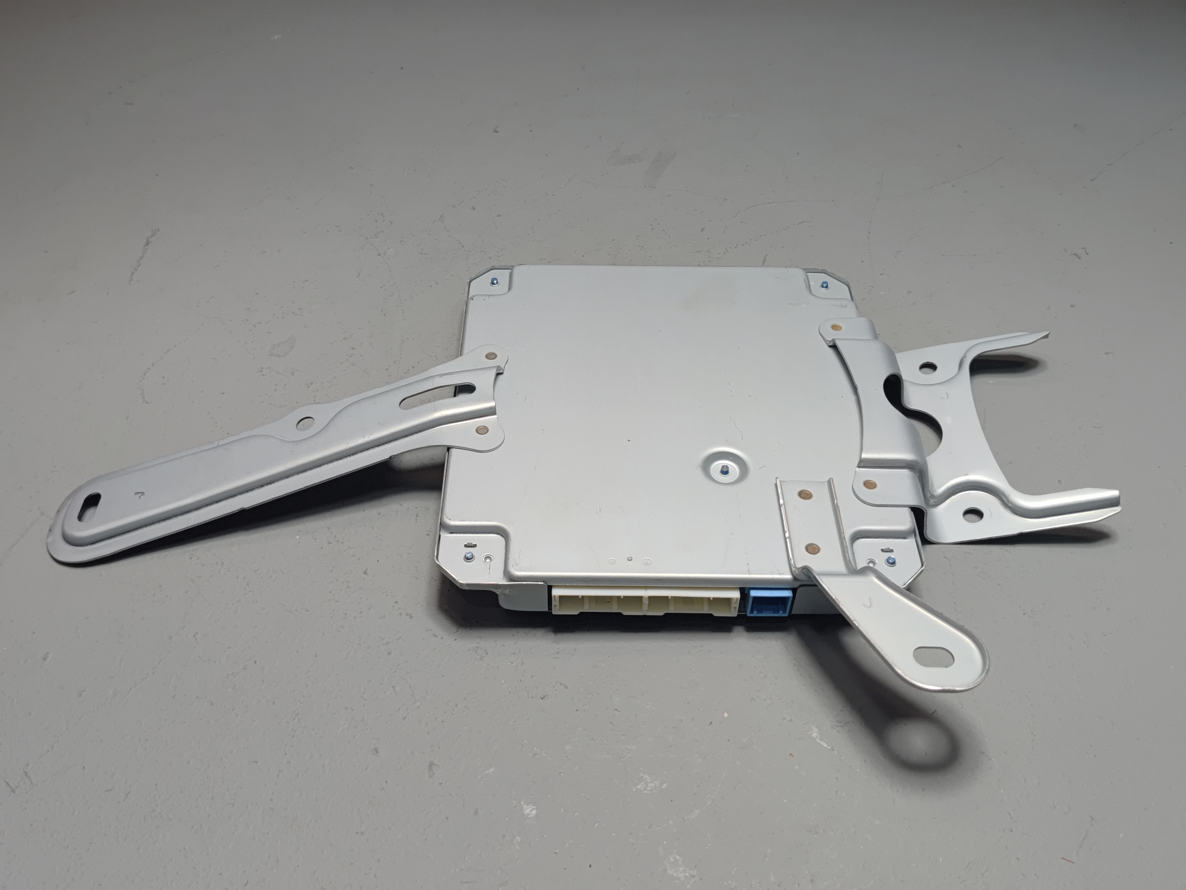 2018-2020 Toyota Camry XSE Driver Parking Assist Control Module Computer OEM