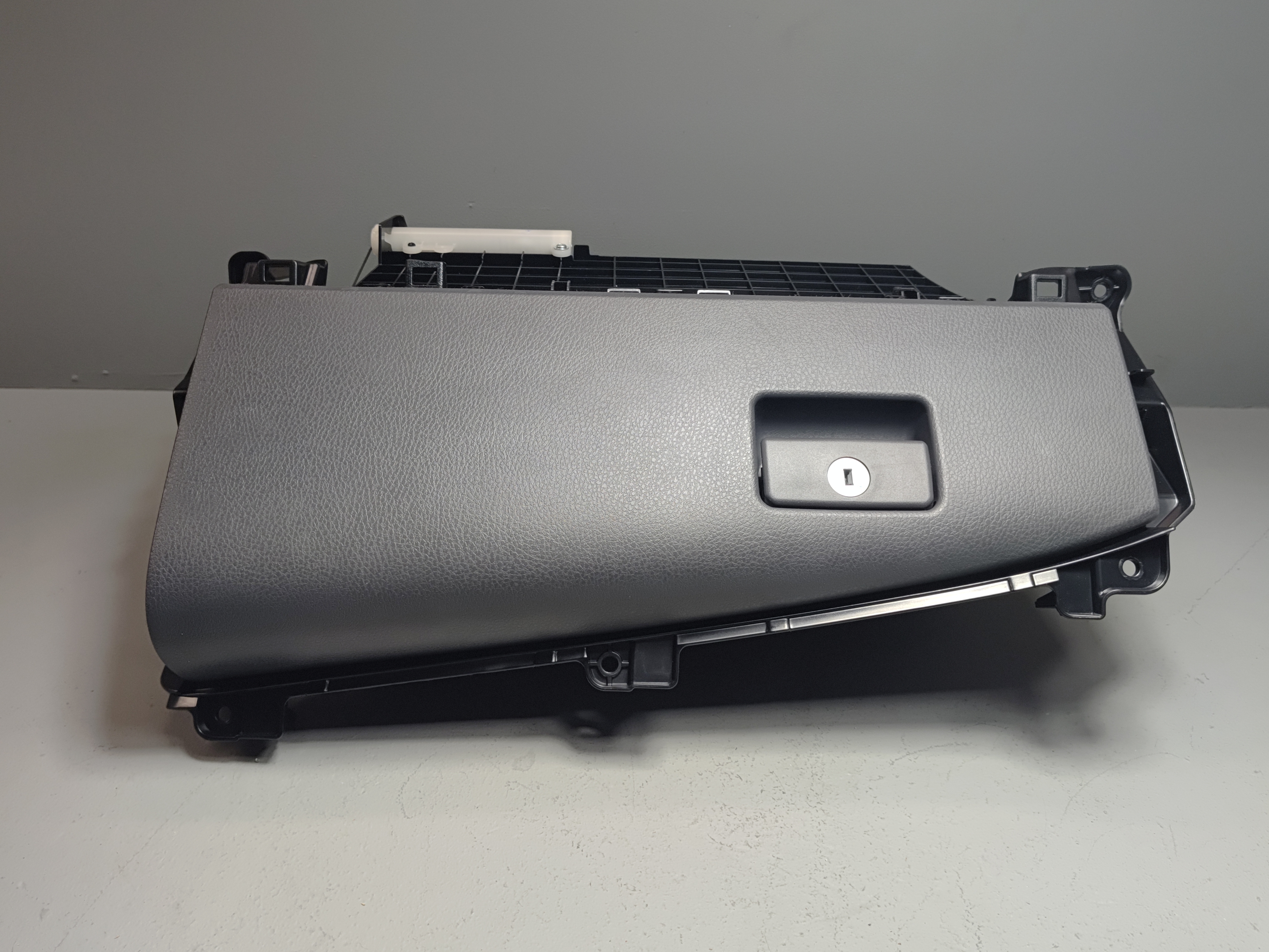 2018 - 2020 TOYOTA CAMRY GLOVE COMPARTMENT STORAGE BOX BLACK OEM