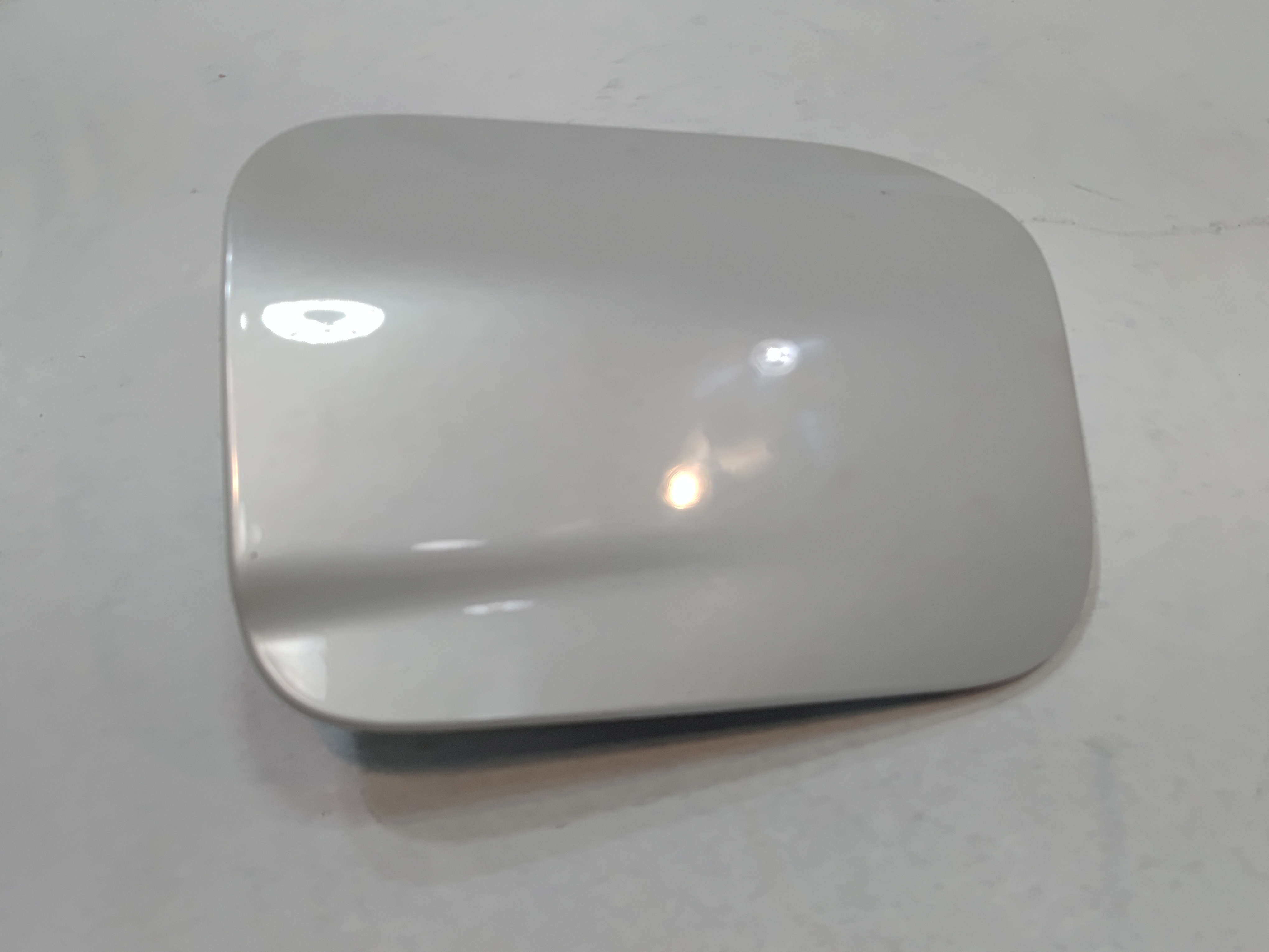 2018-2024 TOYOTA CAMRY REAR FUEL GAS TANK FILLER DOOR COVER CAP L OEM *089* WHIT