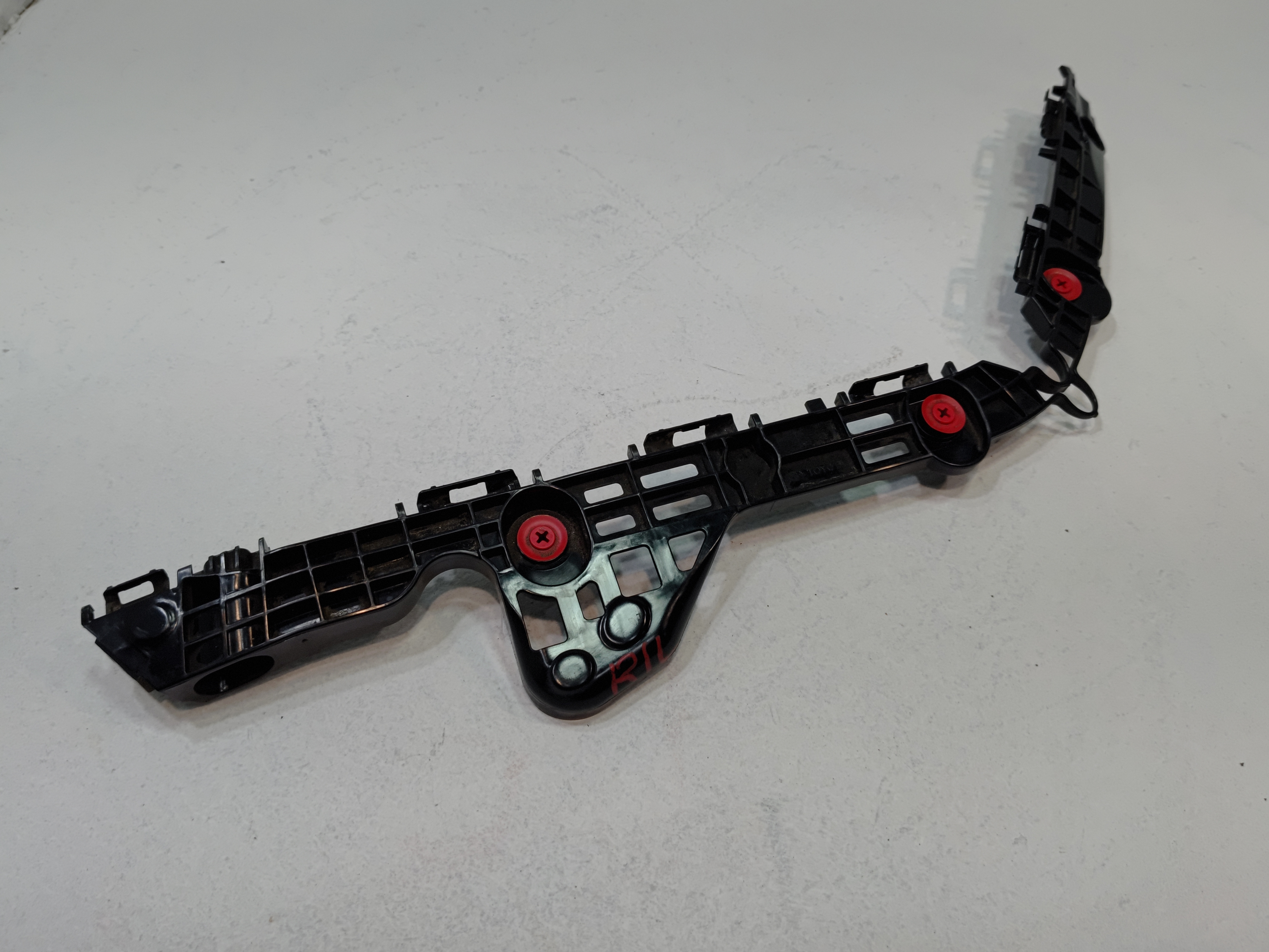 TOYOTA CAMRY REAR BUMPER DRIVER SIDE RETAINER BRACKET BRACE 2018-2024 OEM