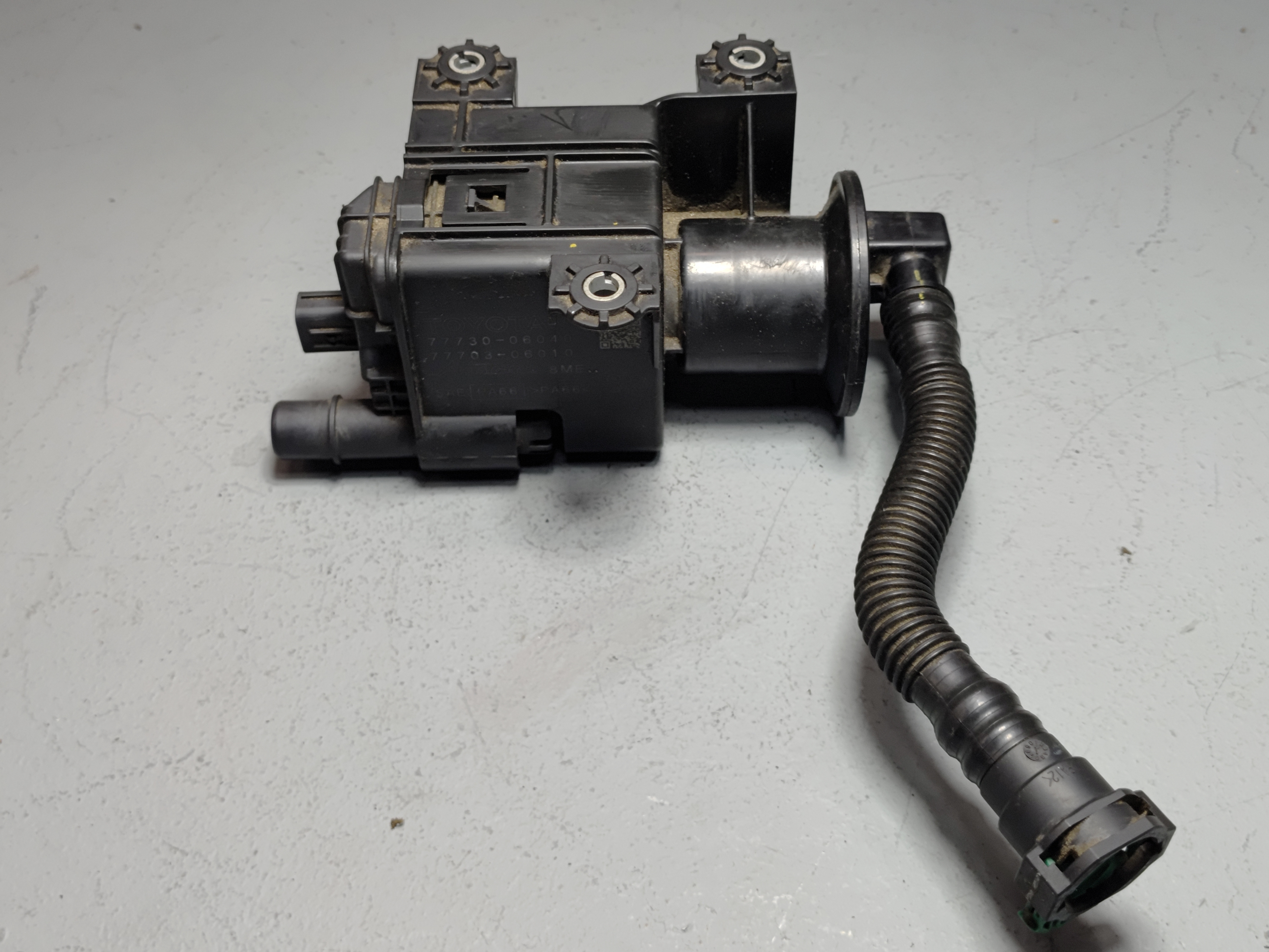 TOYOTA CAMRY 2.5L 2018-2024 FUEL VAPOR CANISTER VENT SOLENOID OEM