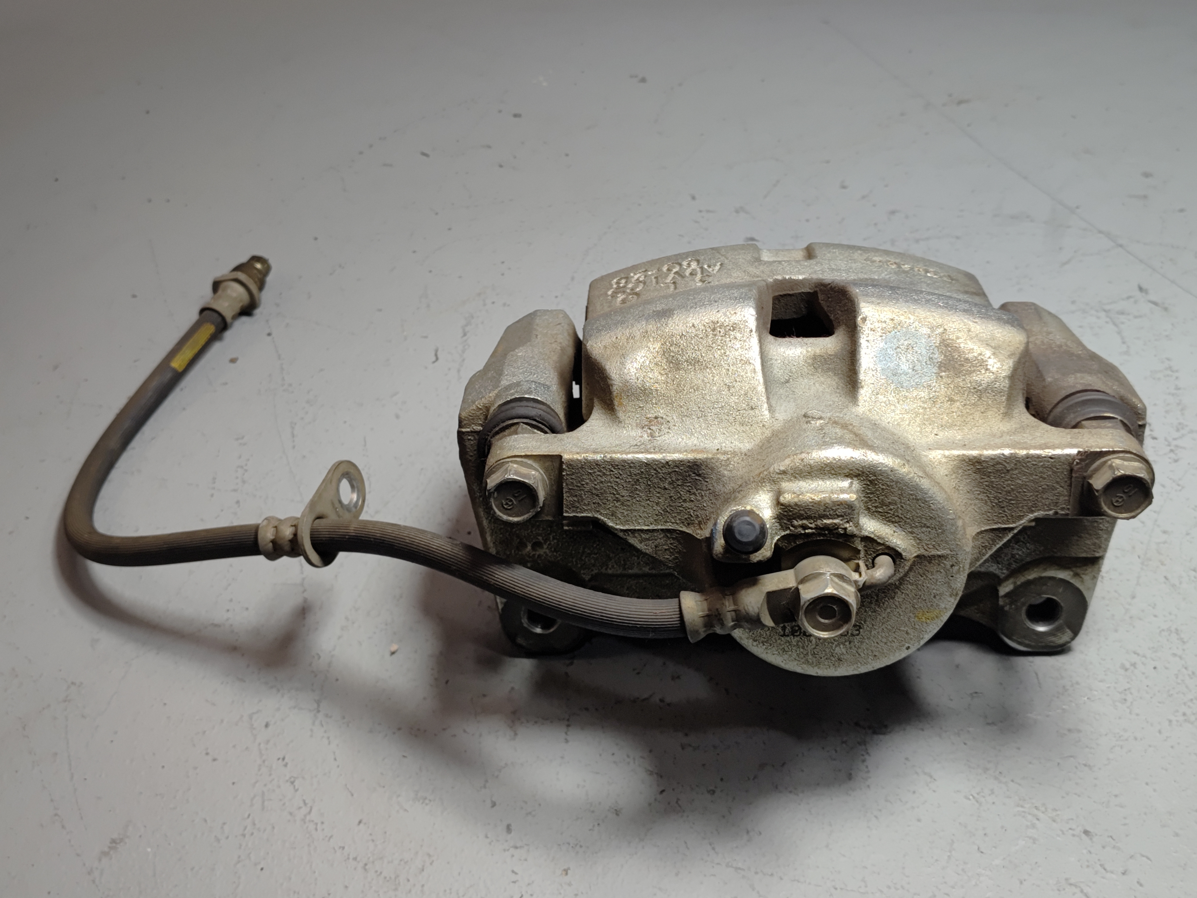 TOYOTA CAMRY FRONT LEFT DRIVER SIDE BRAKE CALIPER  2018-2024 OEM