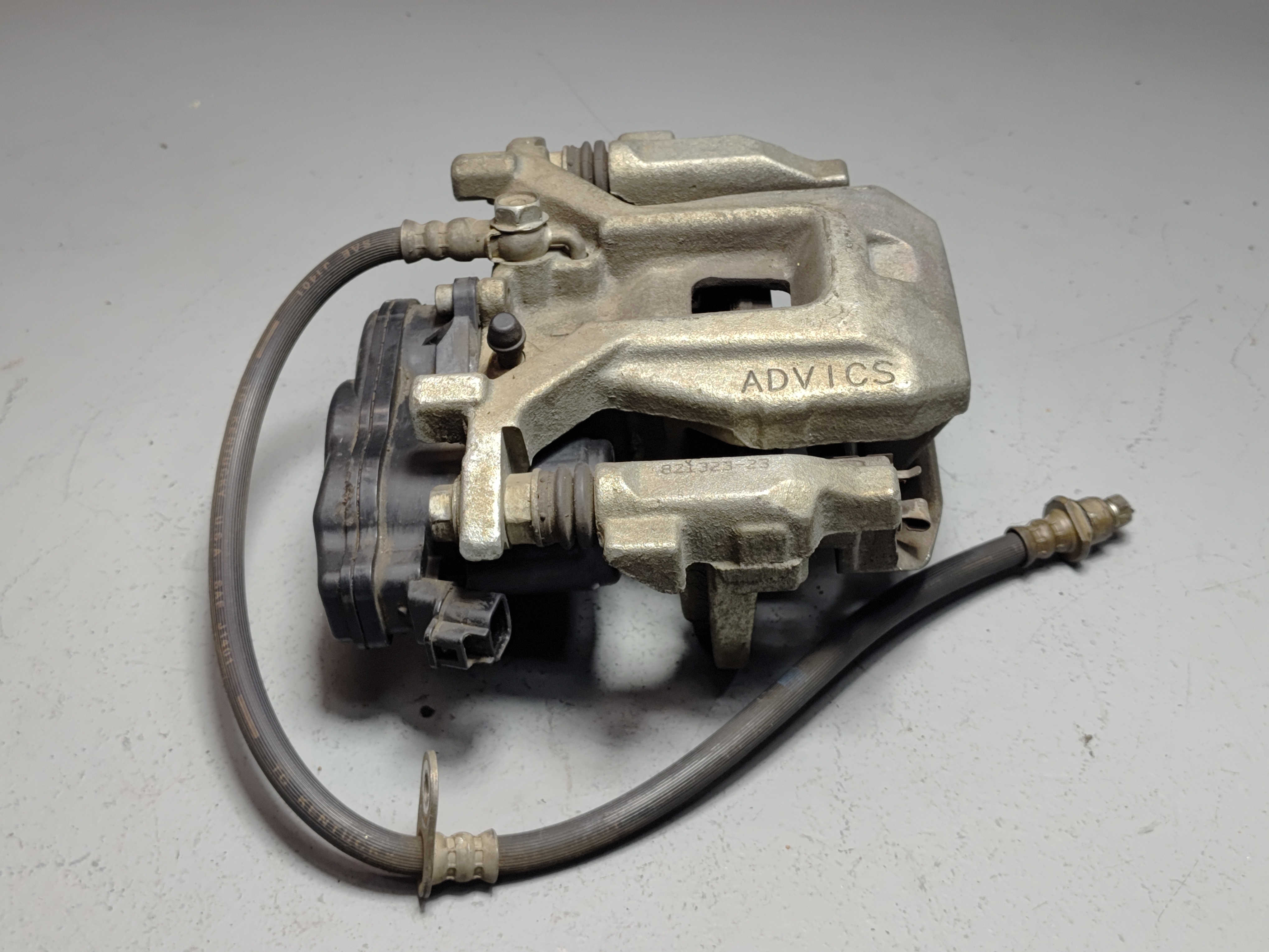 2018-2024 TOYOTA CAMRY REAR LEFT DRIVER SIDE BRAKE CALIPER ACTUATOR ELECTRO OEM