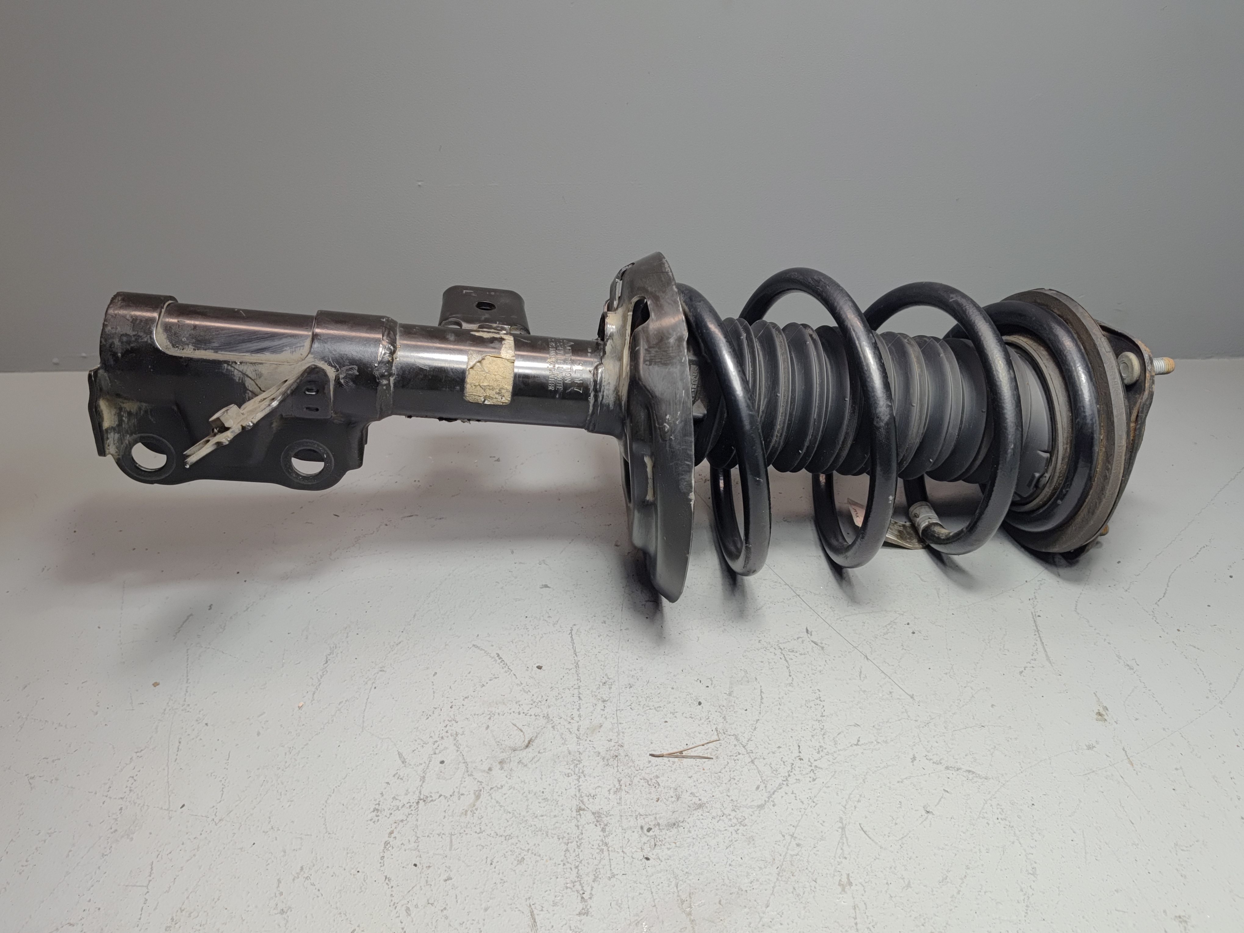 2018-2024 TOYOTA CAMRY SE XSE FRONT LEFT DRIVER SIDE SHOCK ABSORBER STRUT OEM